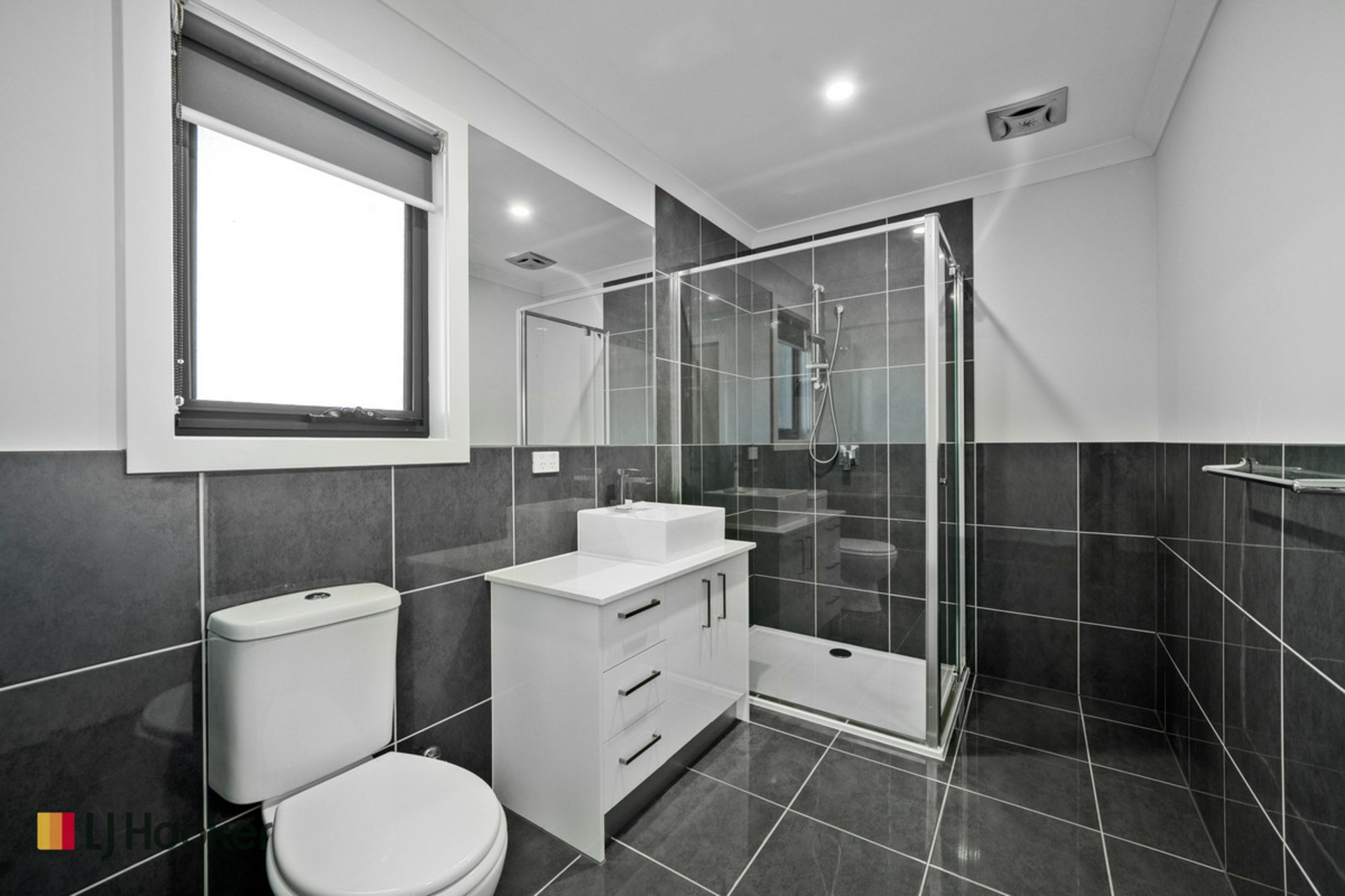 23 Plumbago Street — photo 10 of 16