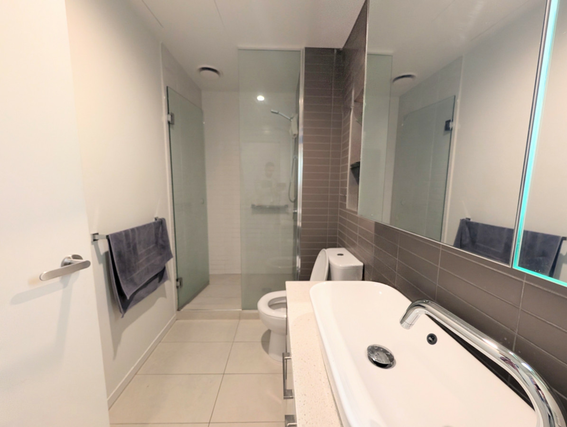 1409/182 Edward Street — photo 4 of 11