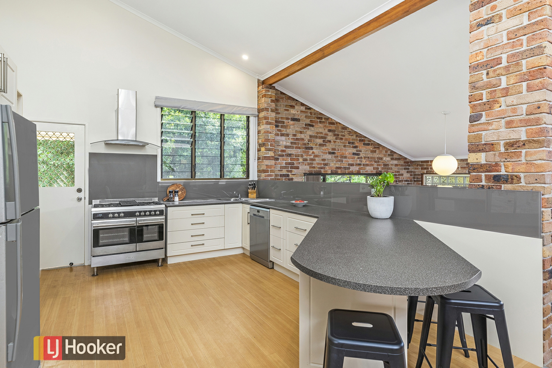 21 Mackays Road Coffs Harbour NSW Property Details LJ Hooker