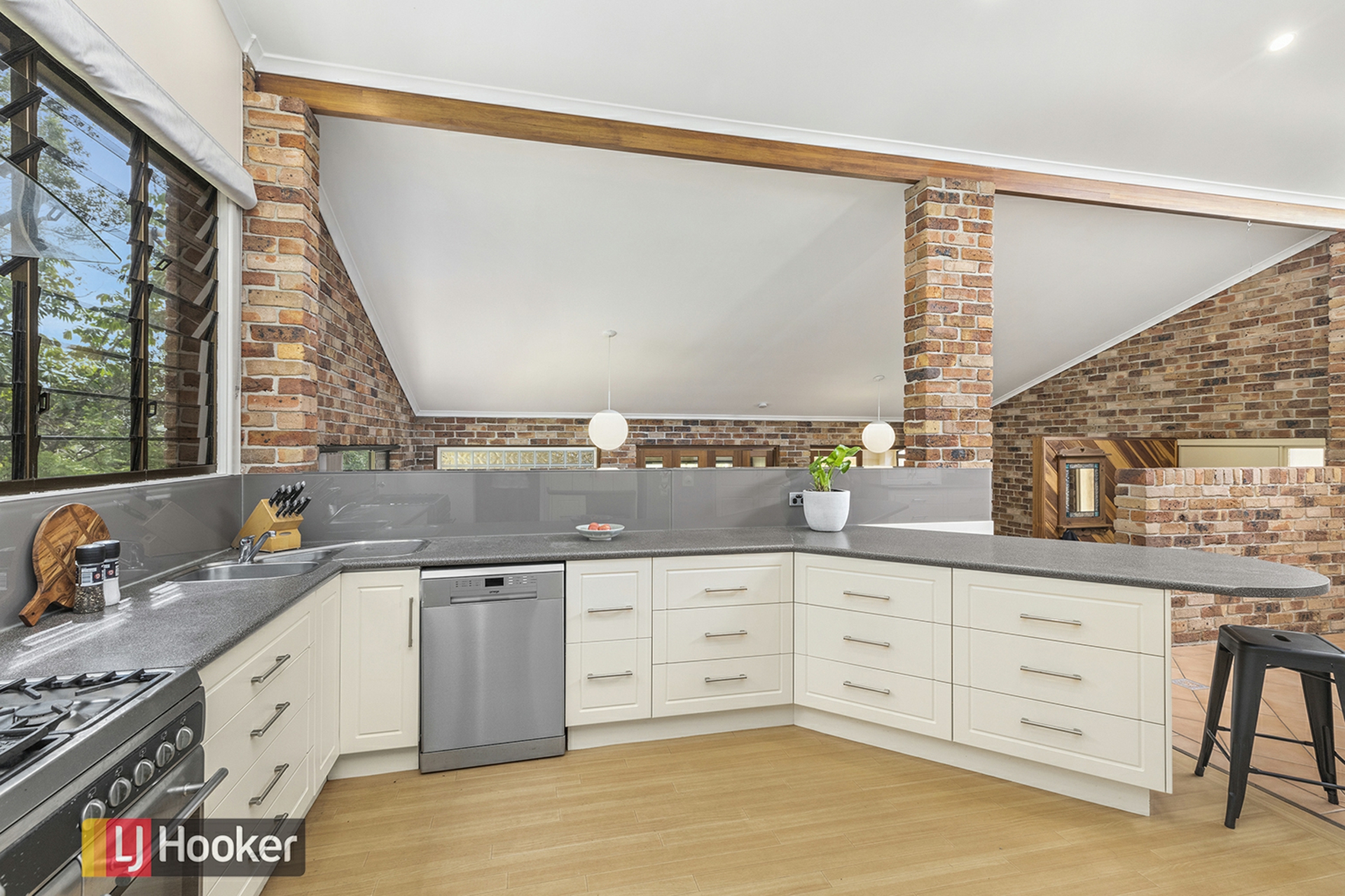 21 Mackays Road Coffs Harbour NSW Property Details LJ Hooker