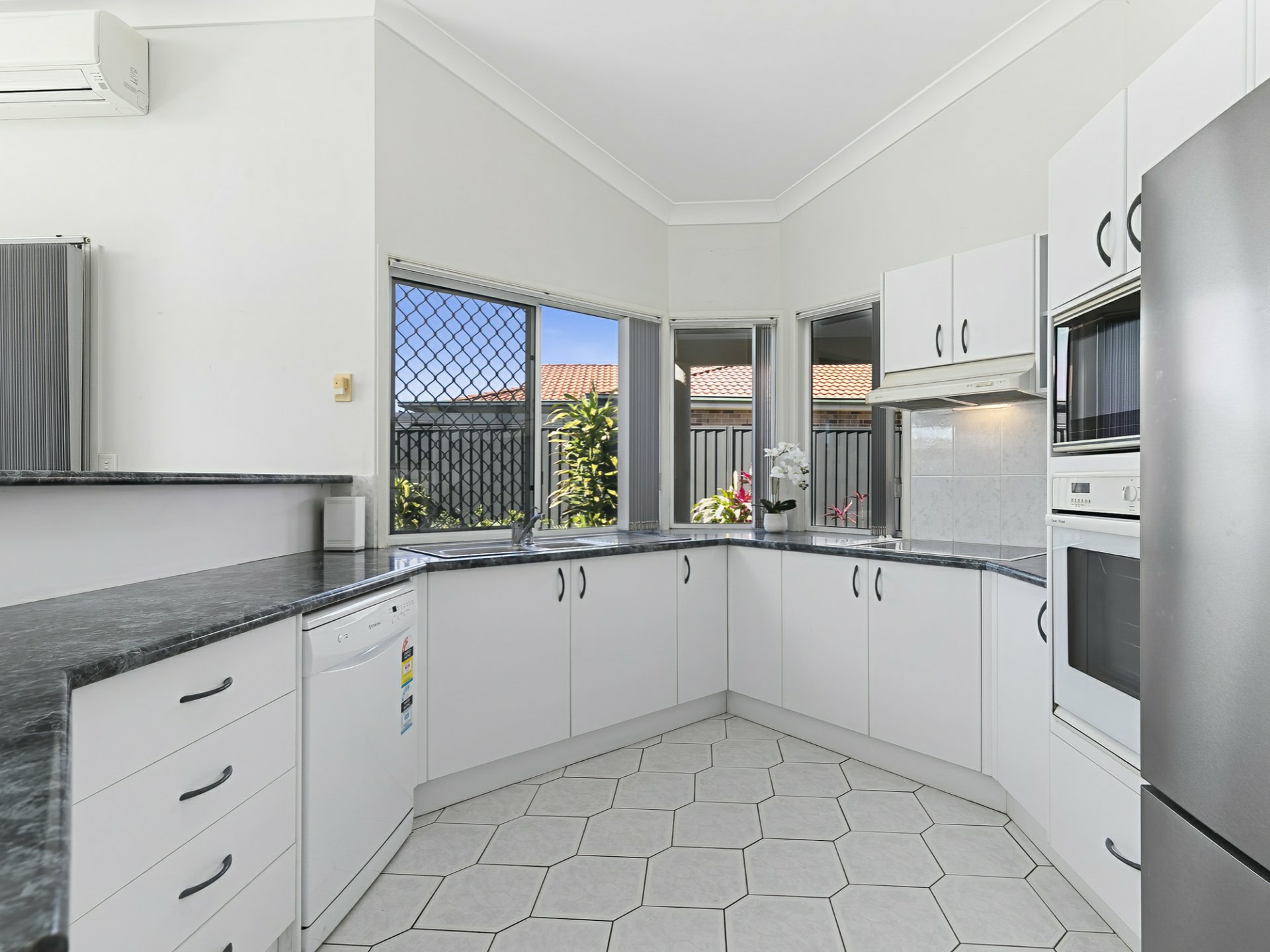 1/50 Pacific Drive, BANKSIA BEACH