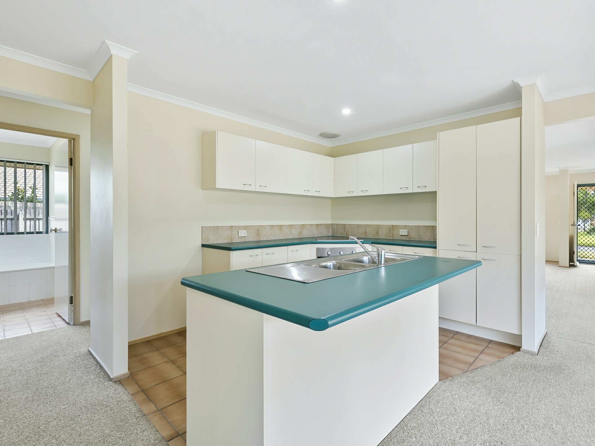 52 Topsail Circuit Banksia Beach QLD Property Details LJ Hooker