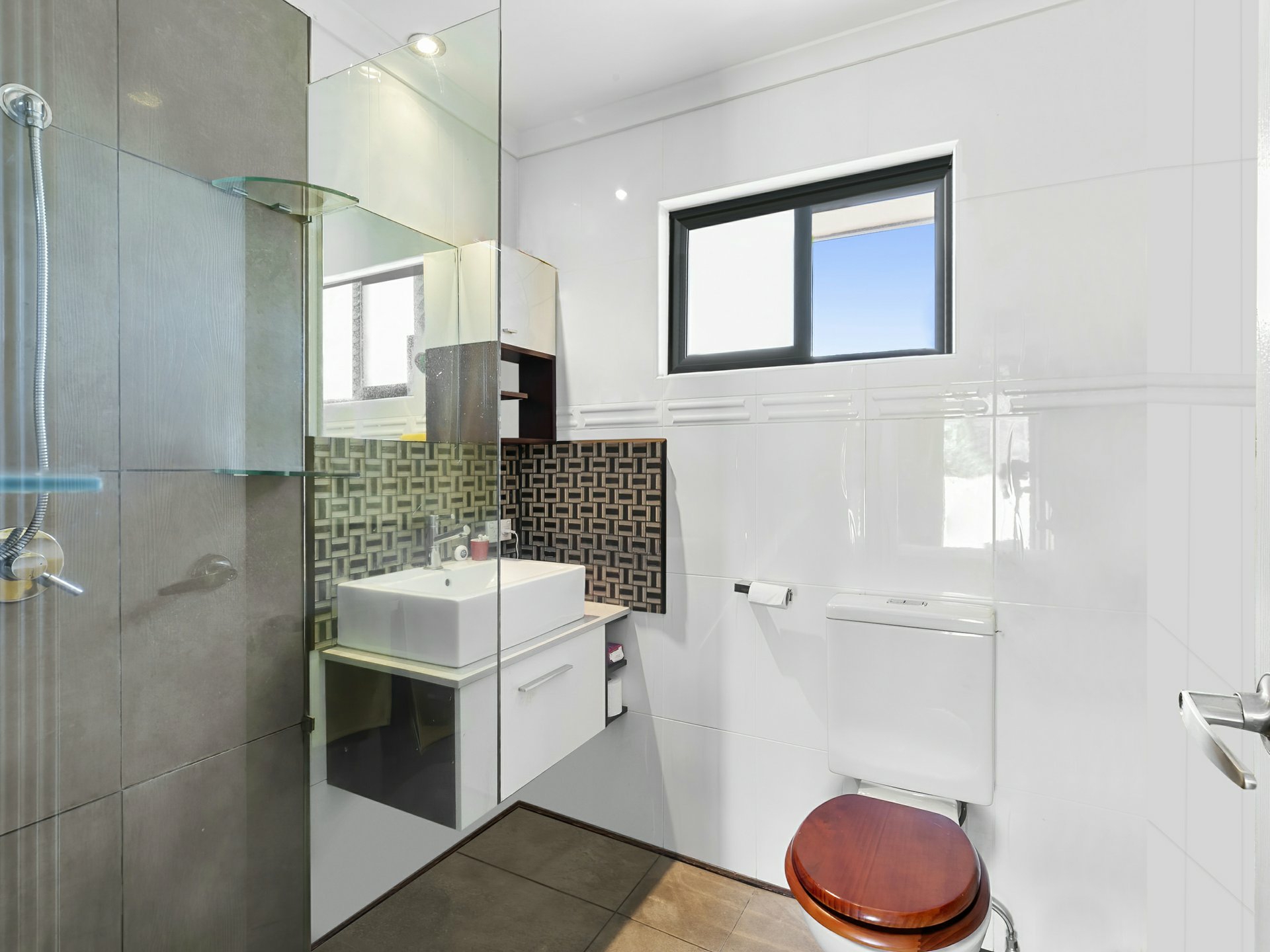 3/5 Sixth Avenue, WOORIM