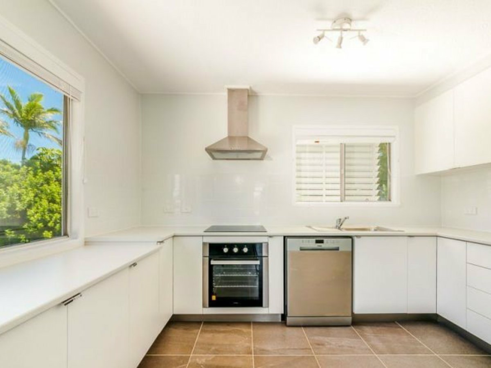 10 Mirree Avenue, BELLARA