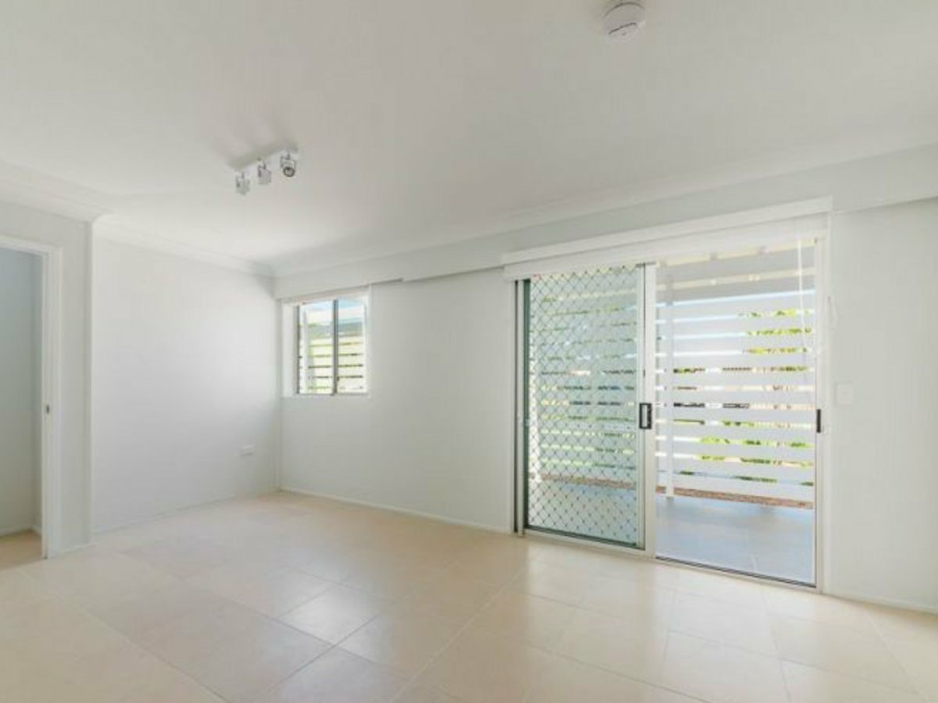 10 Mirree Avenue, BELLARA