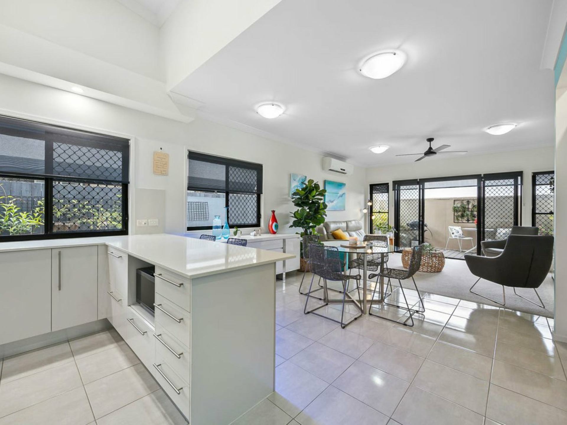 13/4 Kal Ma Kuta Drive, SANDSTONE POINT