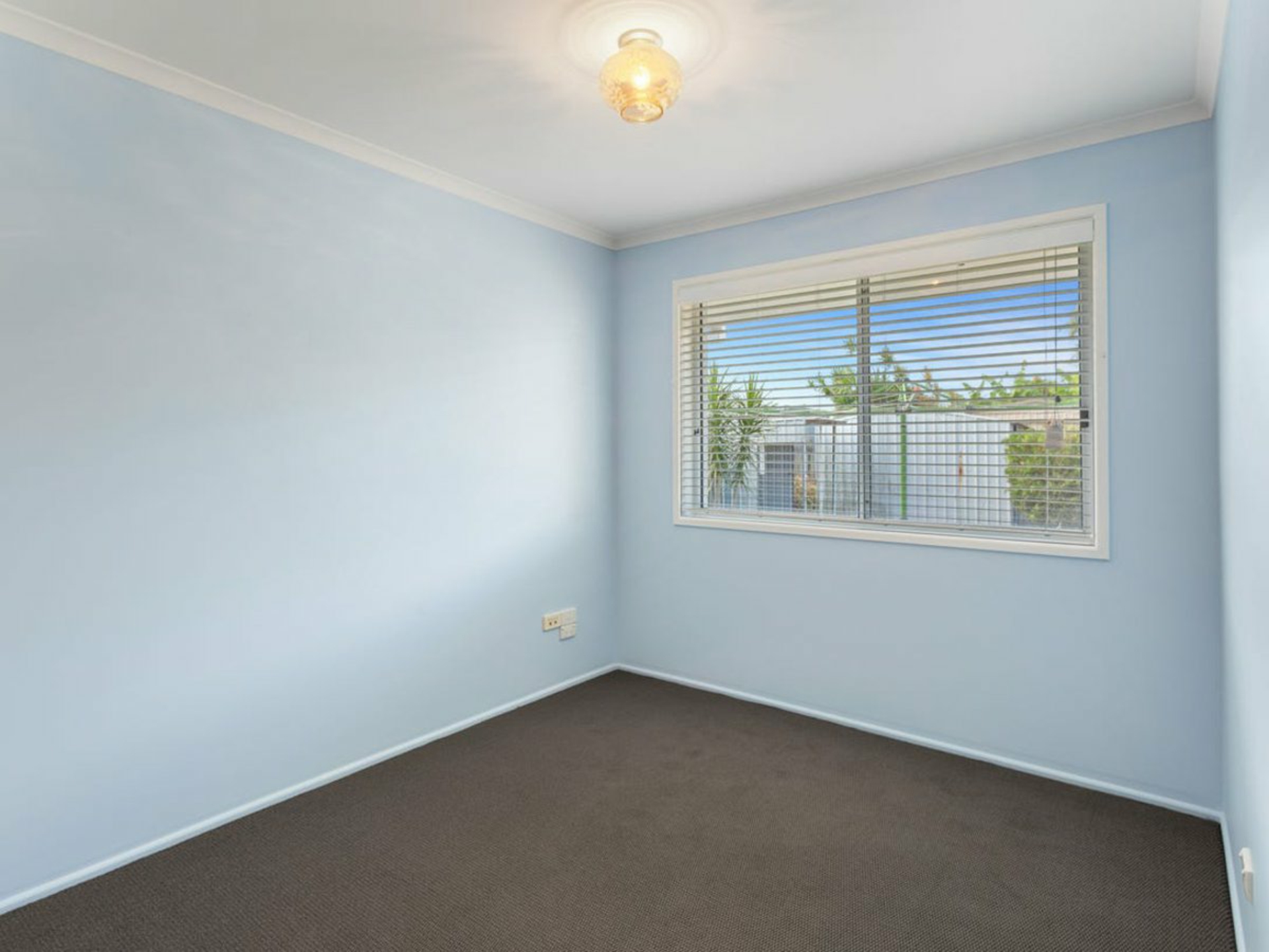 4 Lachlan Crescent, SANDSTONE POINT