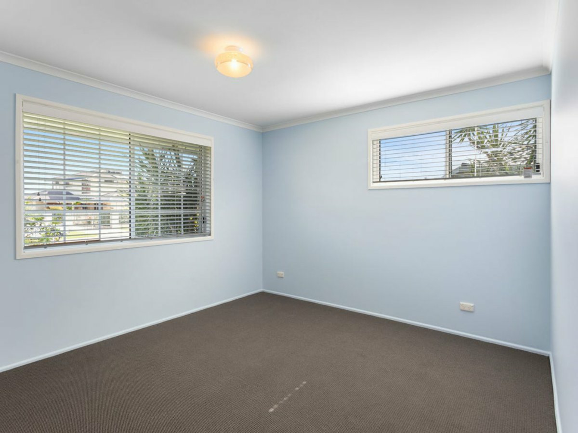 4 Lachlan Crescent, SANDSTONE POINT