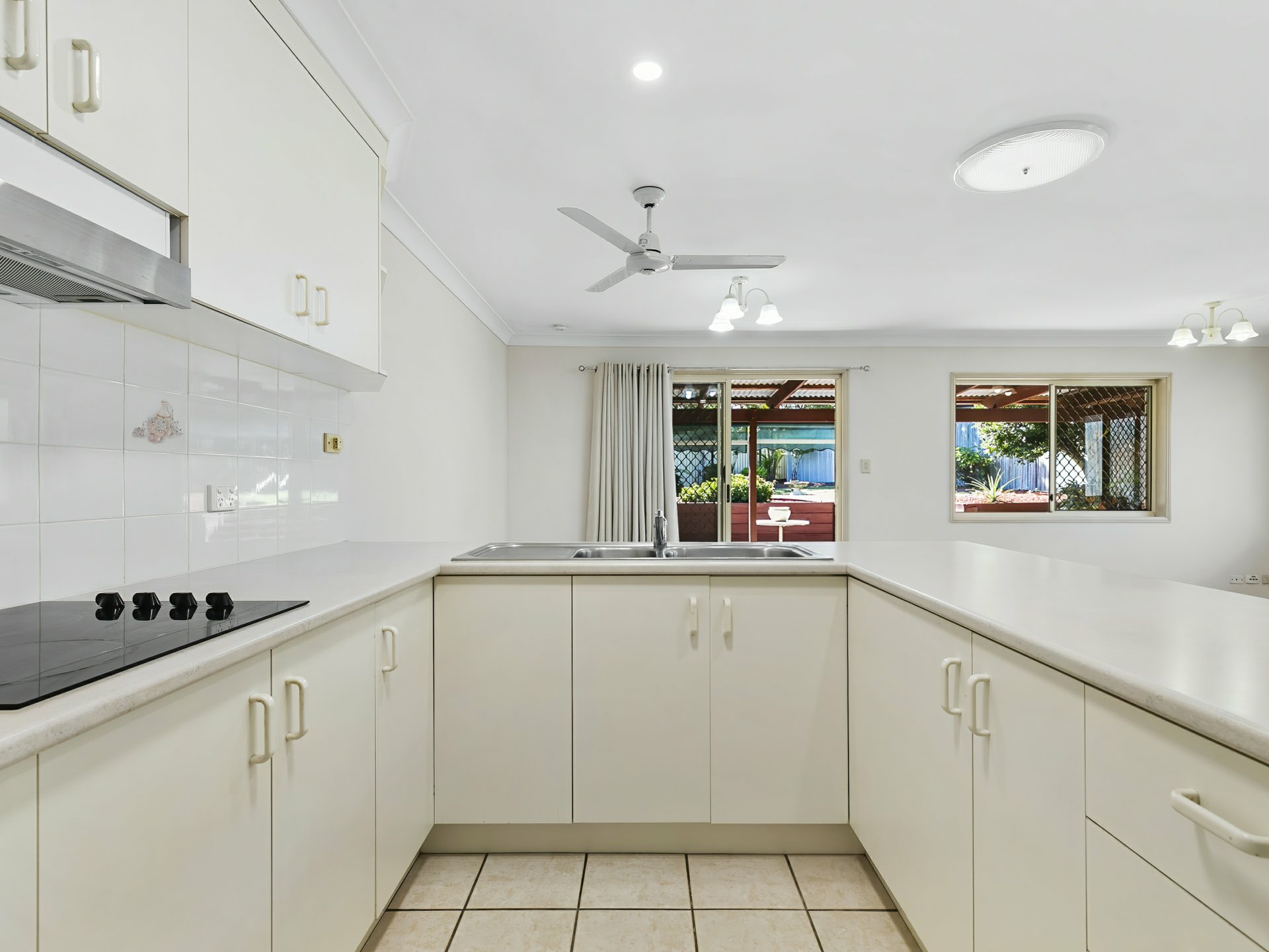 2/60 Headsail Drive, BANKSIA BEACH