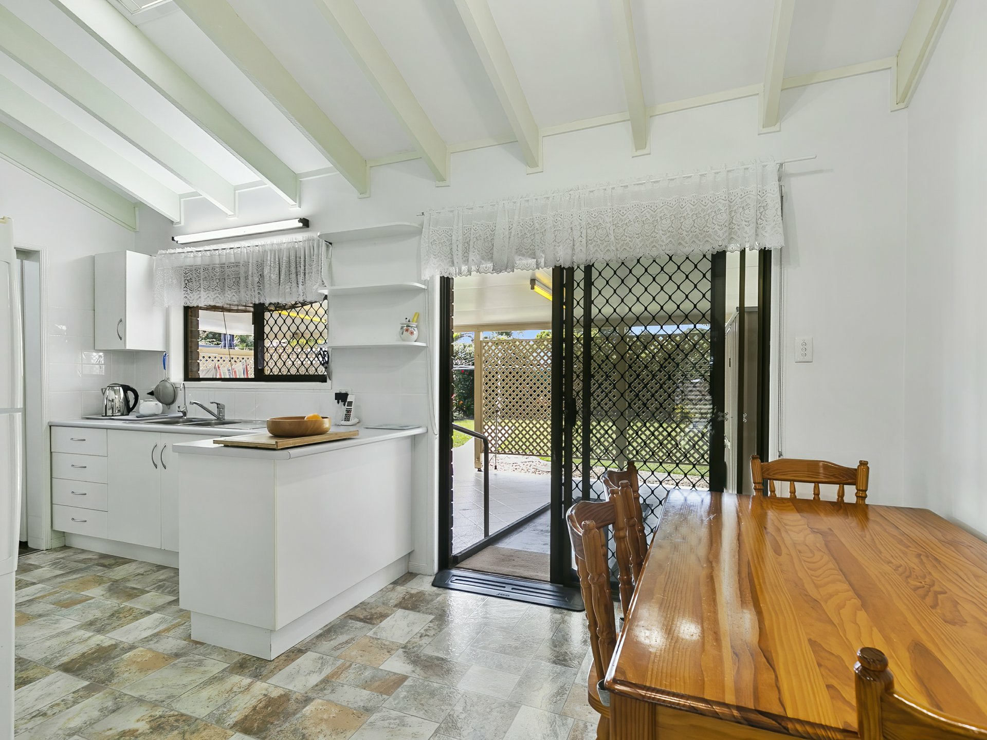 10 Avon Avenue, BANKSIA BEACH