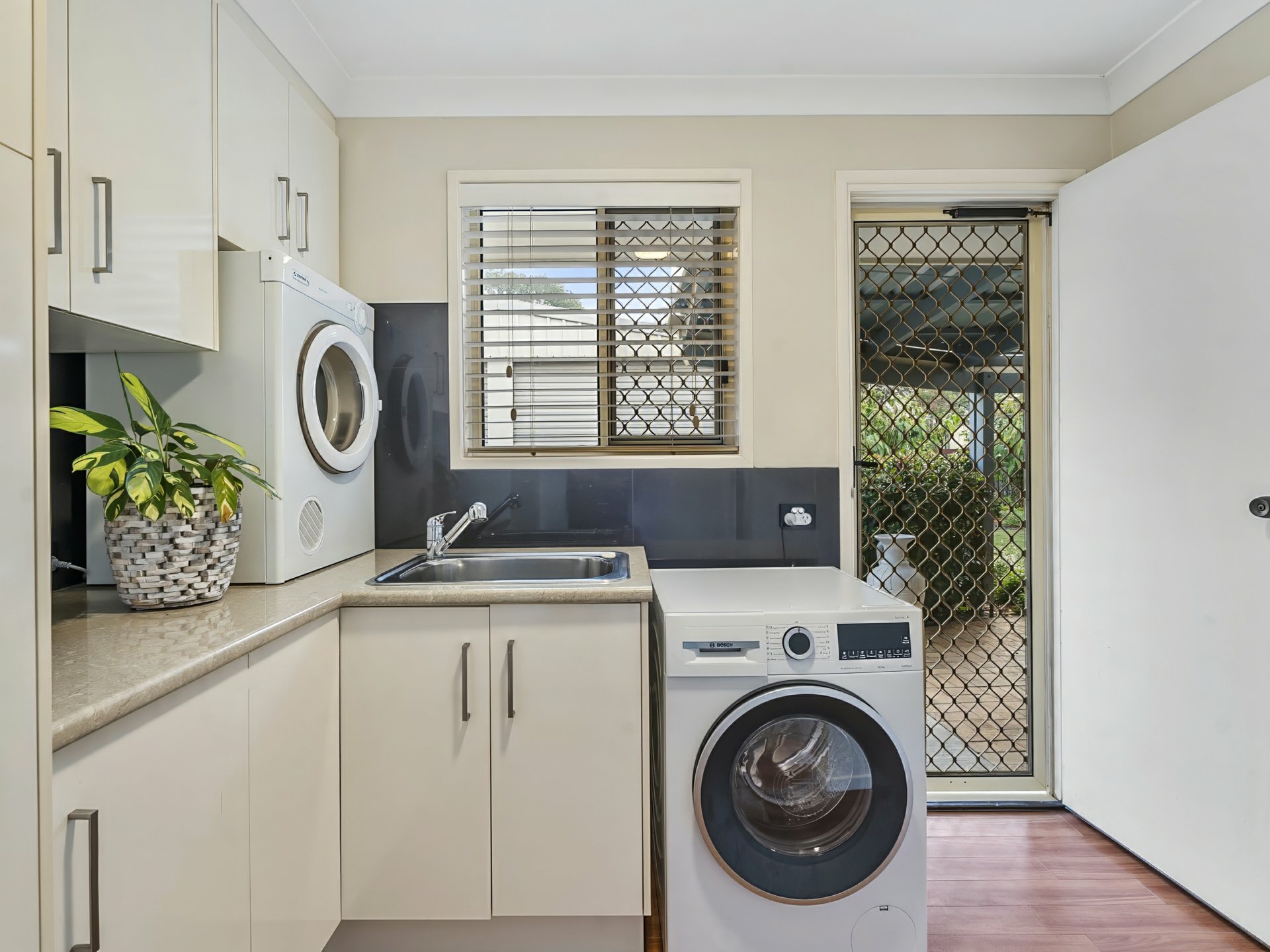 25 Grevillea Street — photo 21 of 30