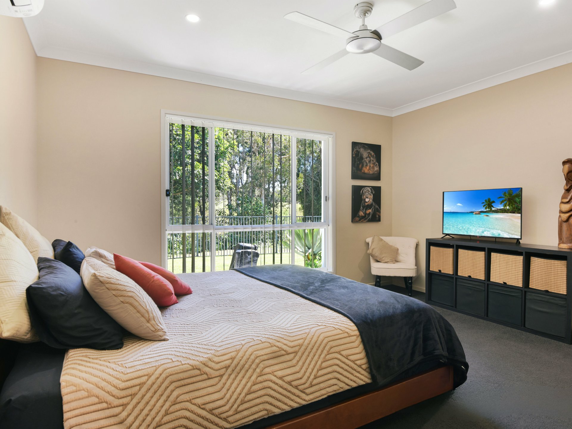 61 Callisia Crescent — photo 10 of 22