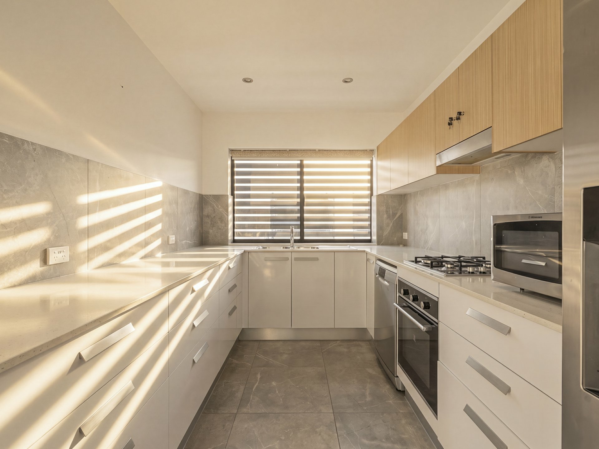 126/3-5 Spinnaker Drive — photo 4 of 24