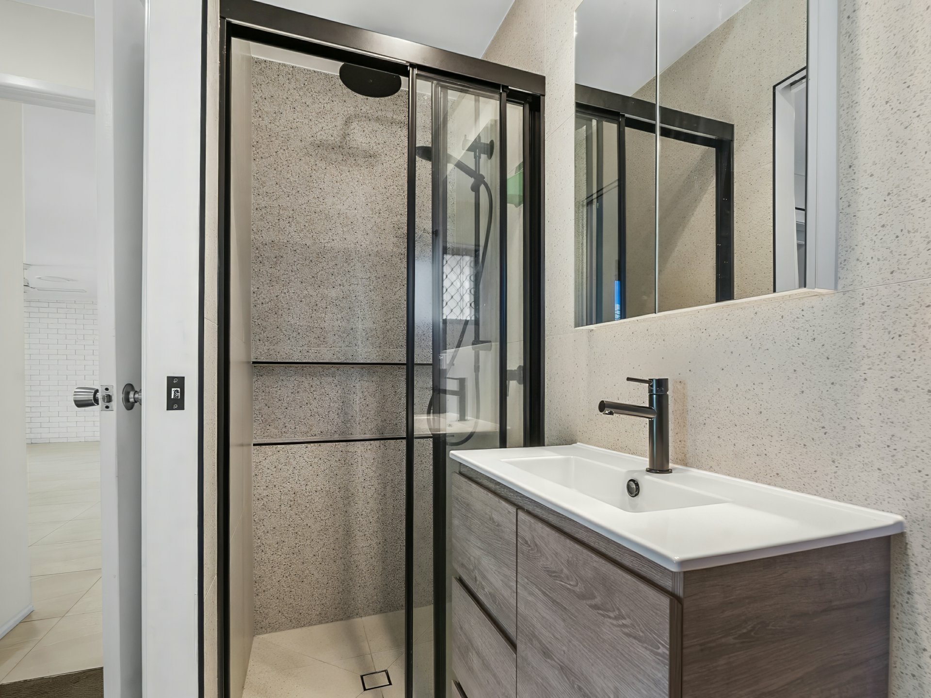 18 Hawaii Crescent — photo 10 of 30