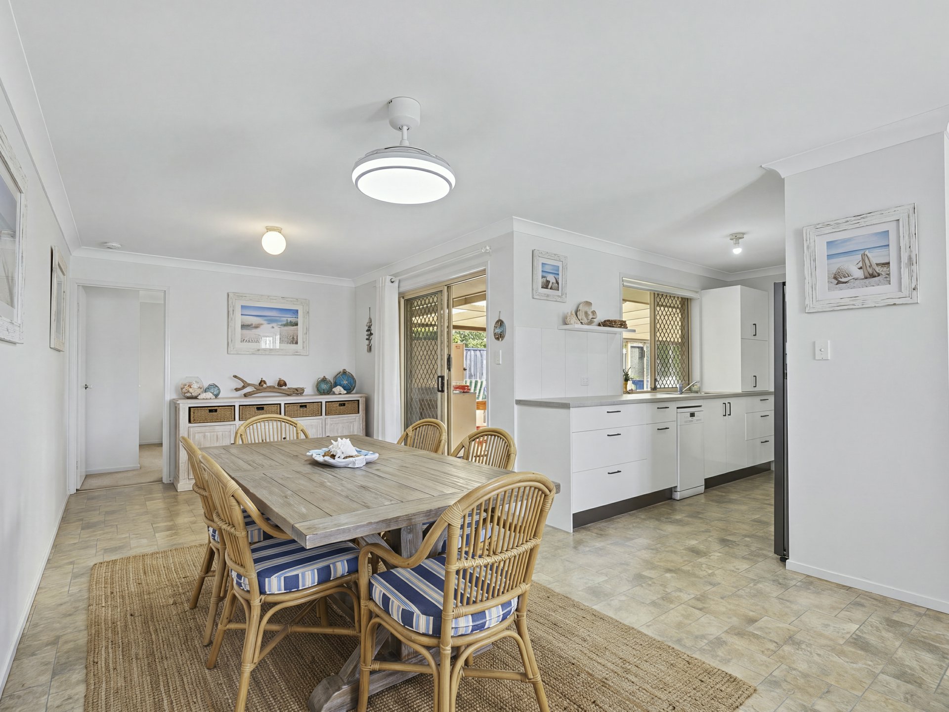 11 Queenscliff Court — photo 3 of 27