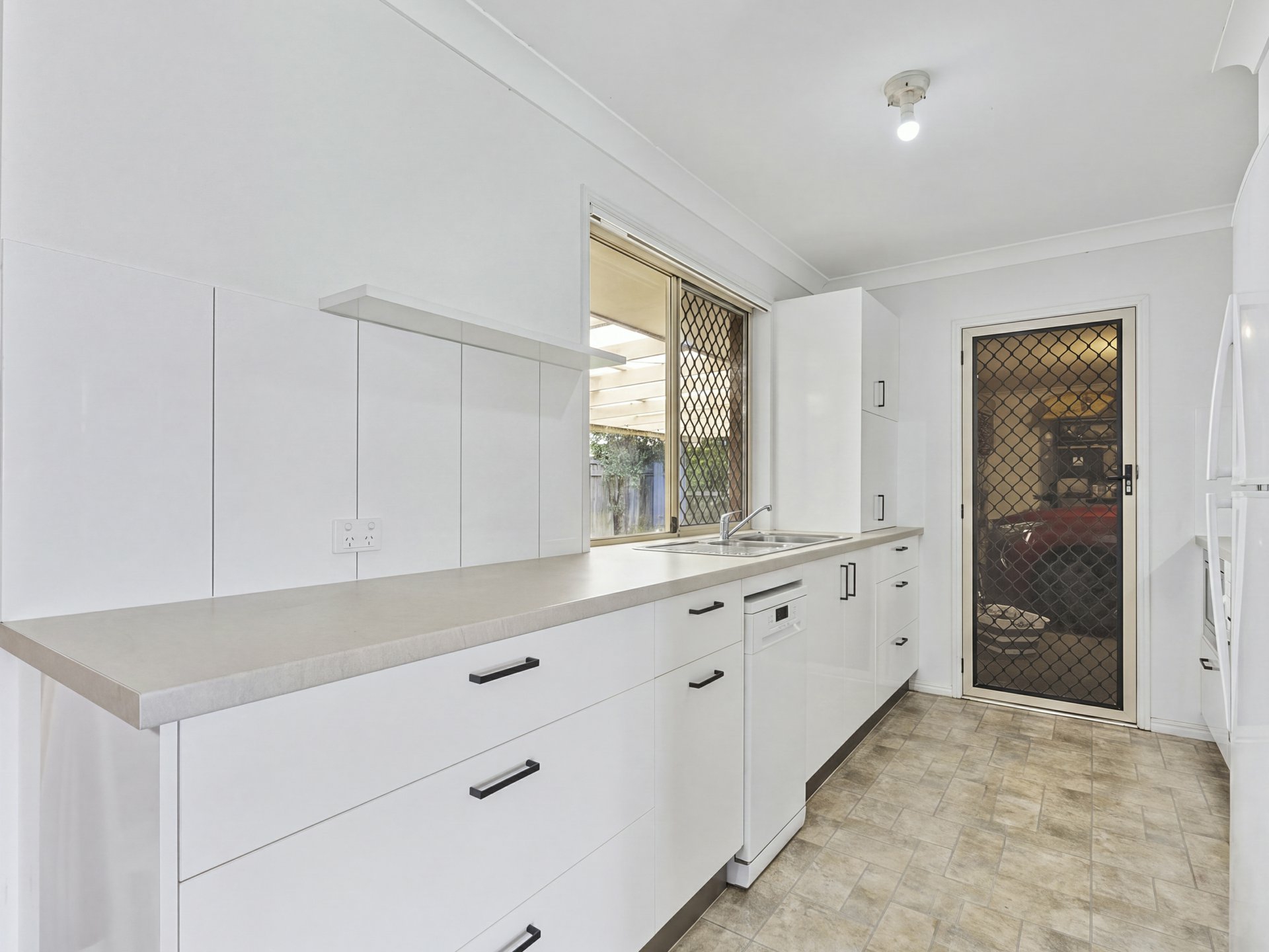 11 Queenscliff Court — photo 5 of 27