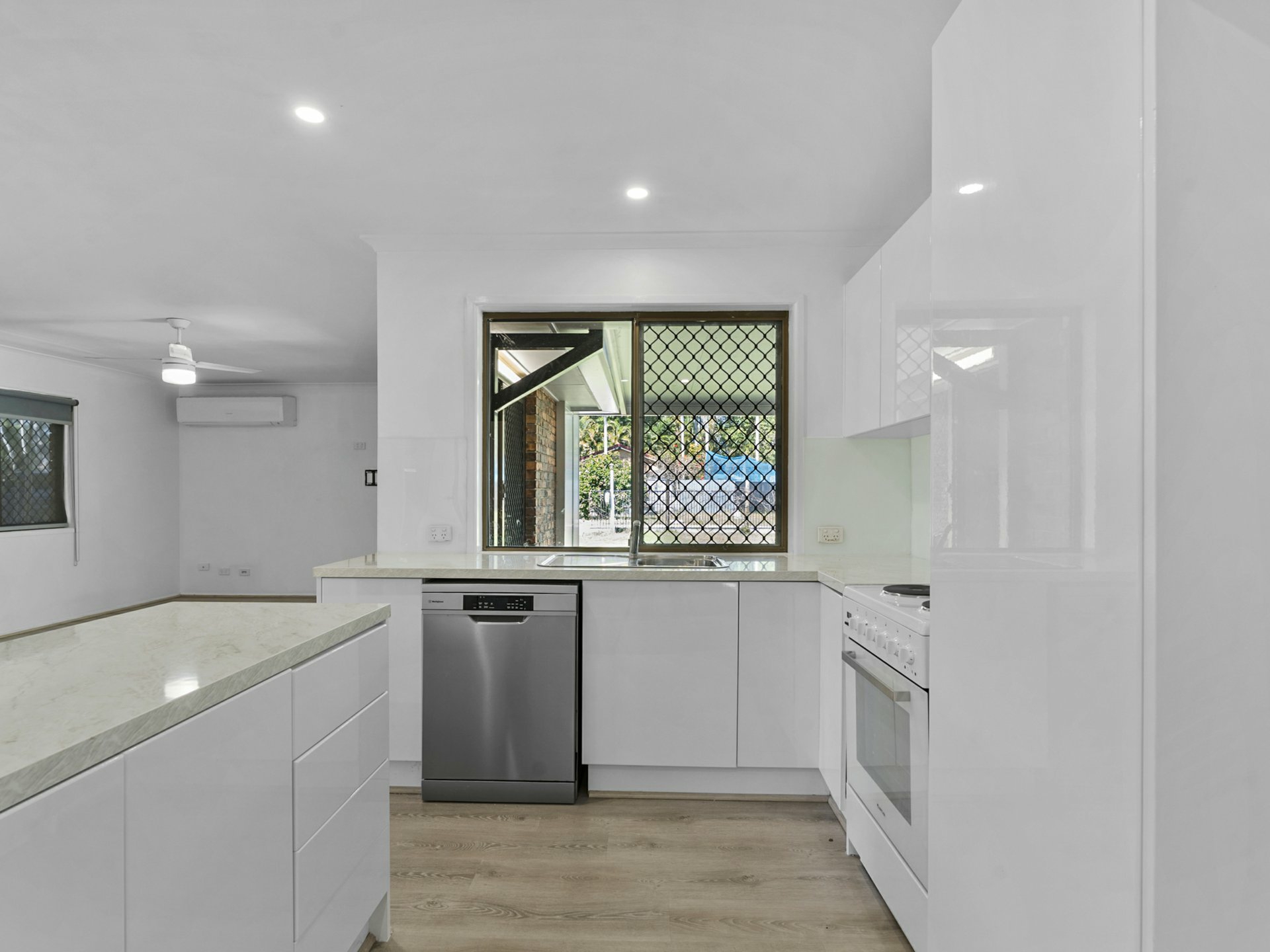 521 Bestmann Road — photo 8 of 20
