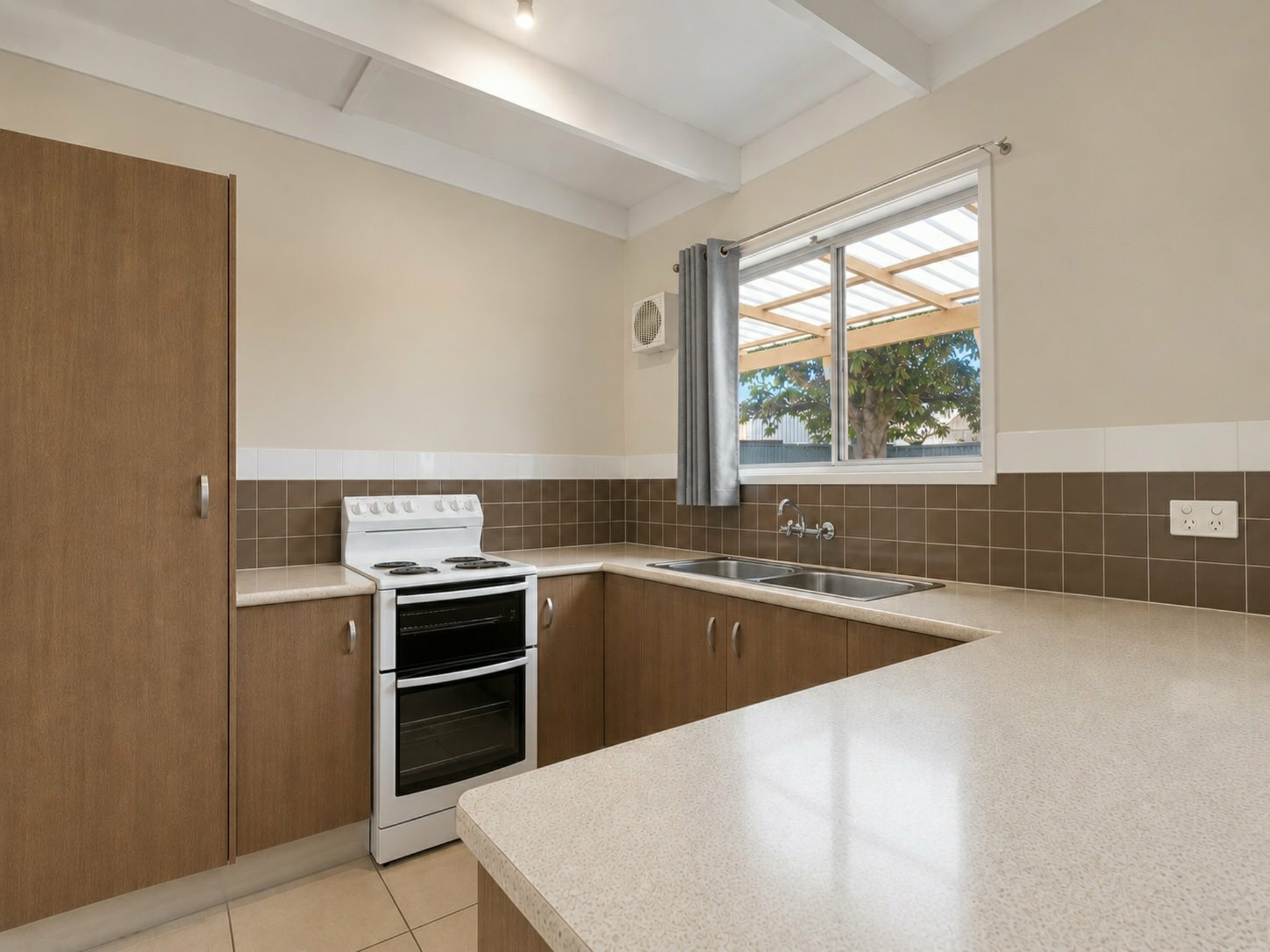 8 Pandara Avenue — photo 2 of 10