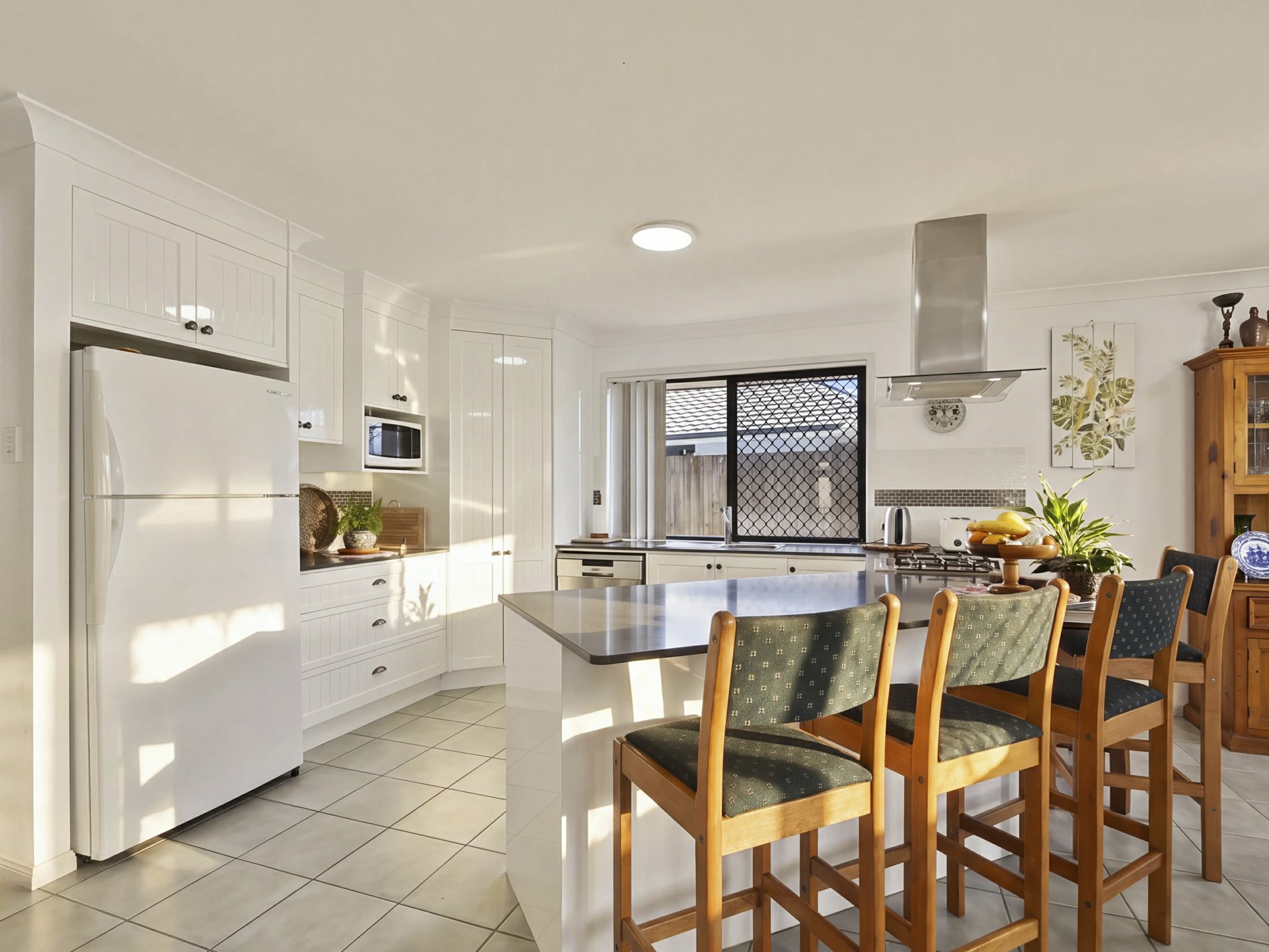 144 Endeavour Drive — photo 4 of 21