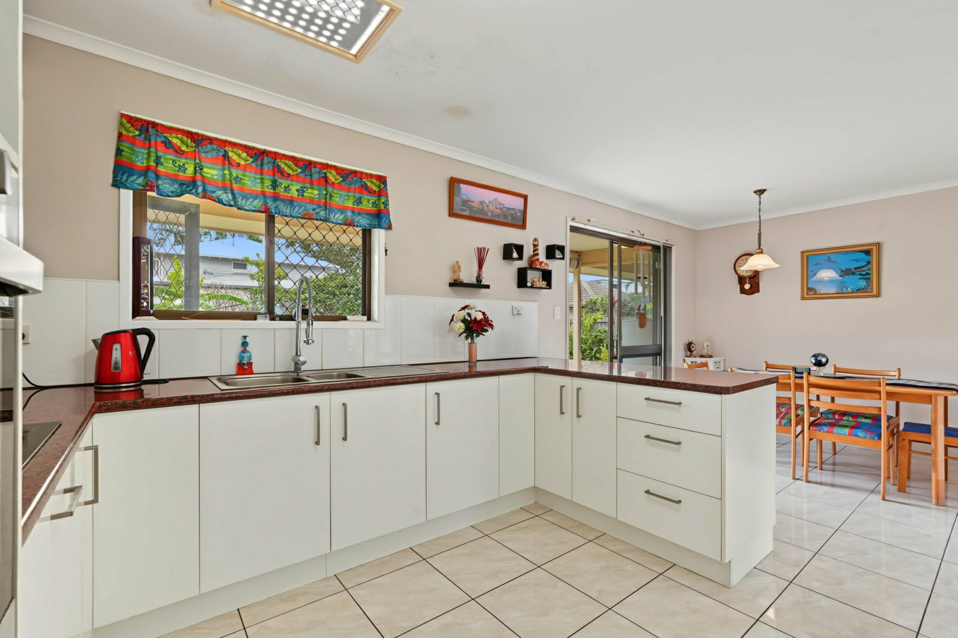 13 Captain Cook Drive — photo 7 of 19