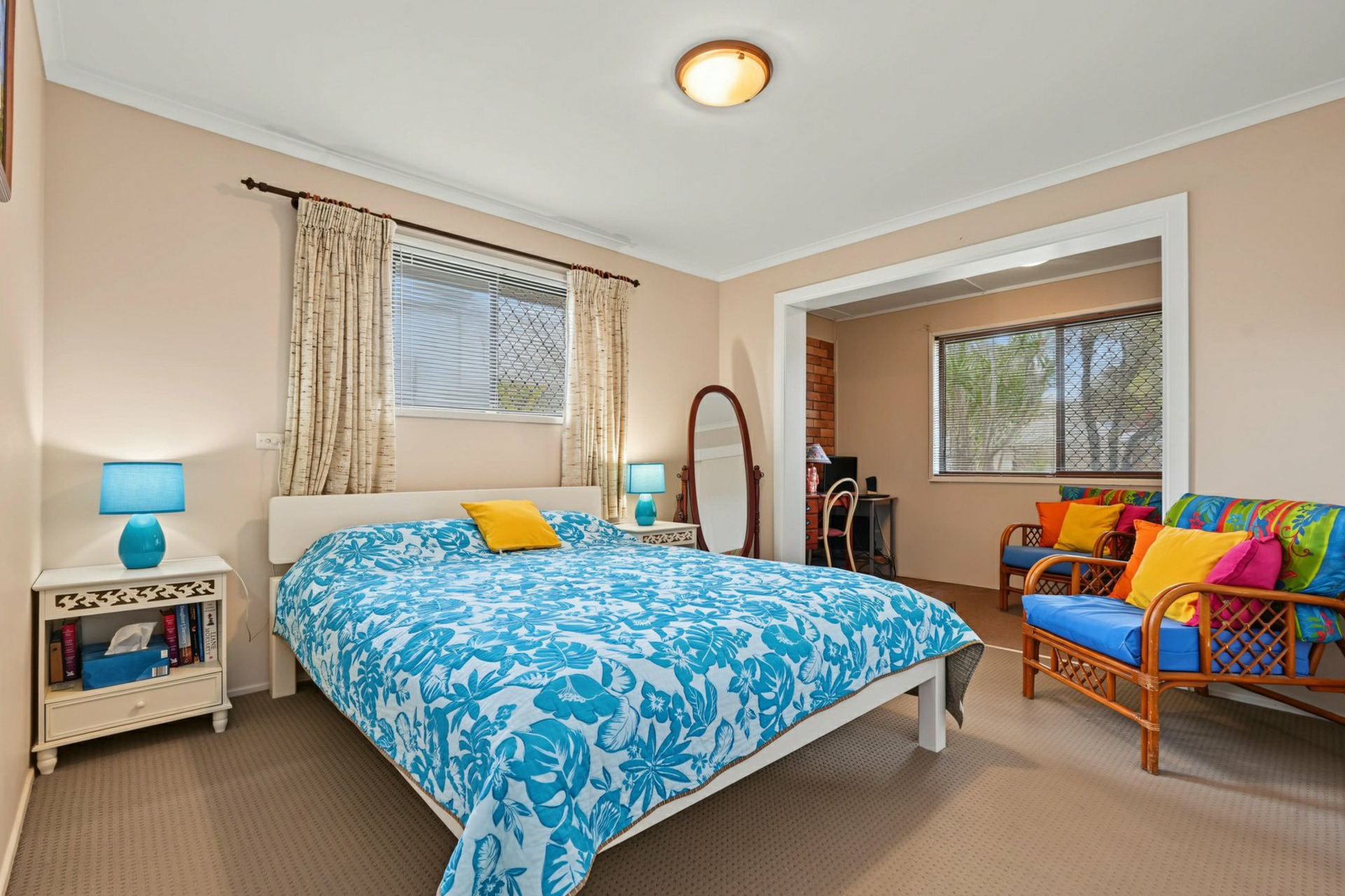 13 Captain Cook Drive — photo 12 of 19