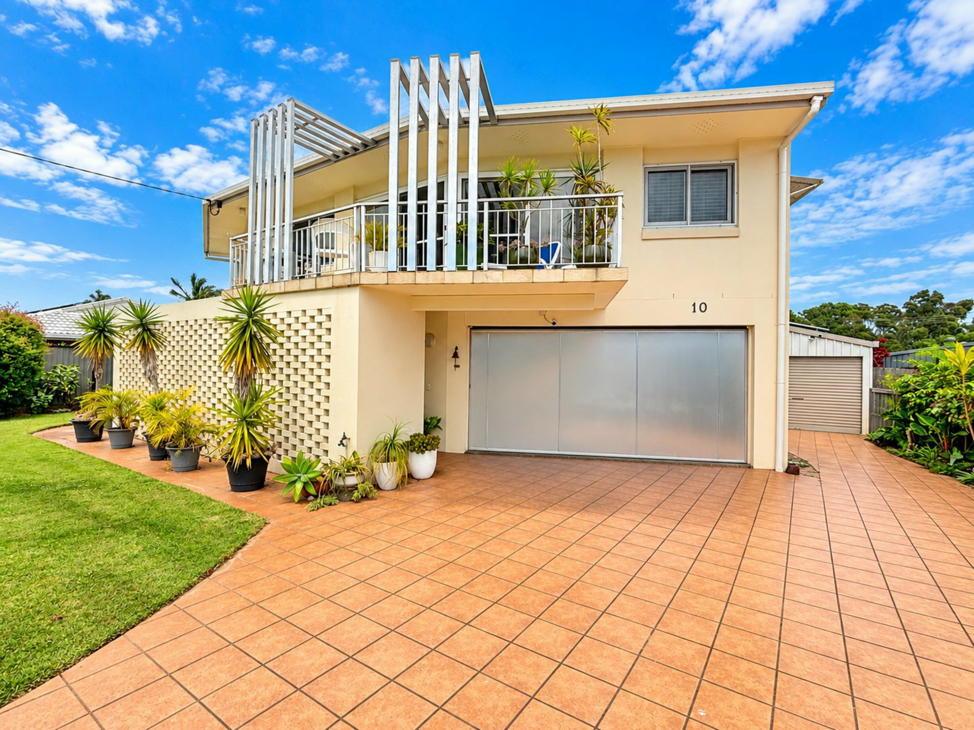 10 Brookes Crescent — photo 2 of 19