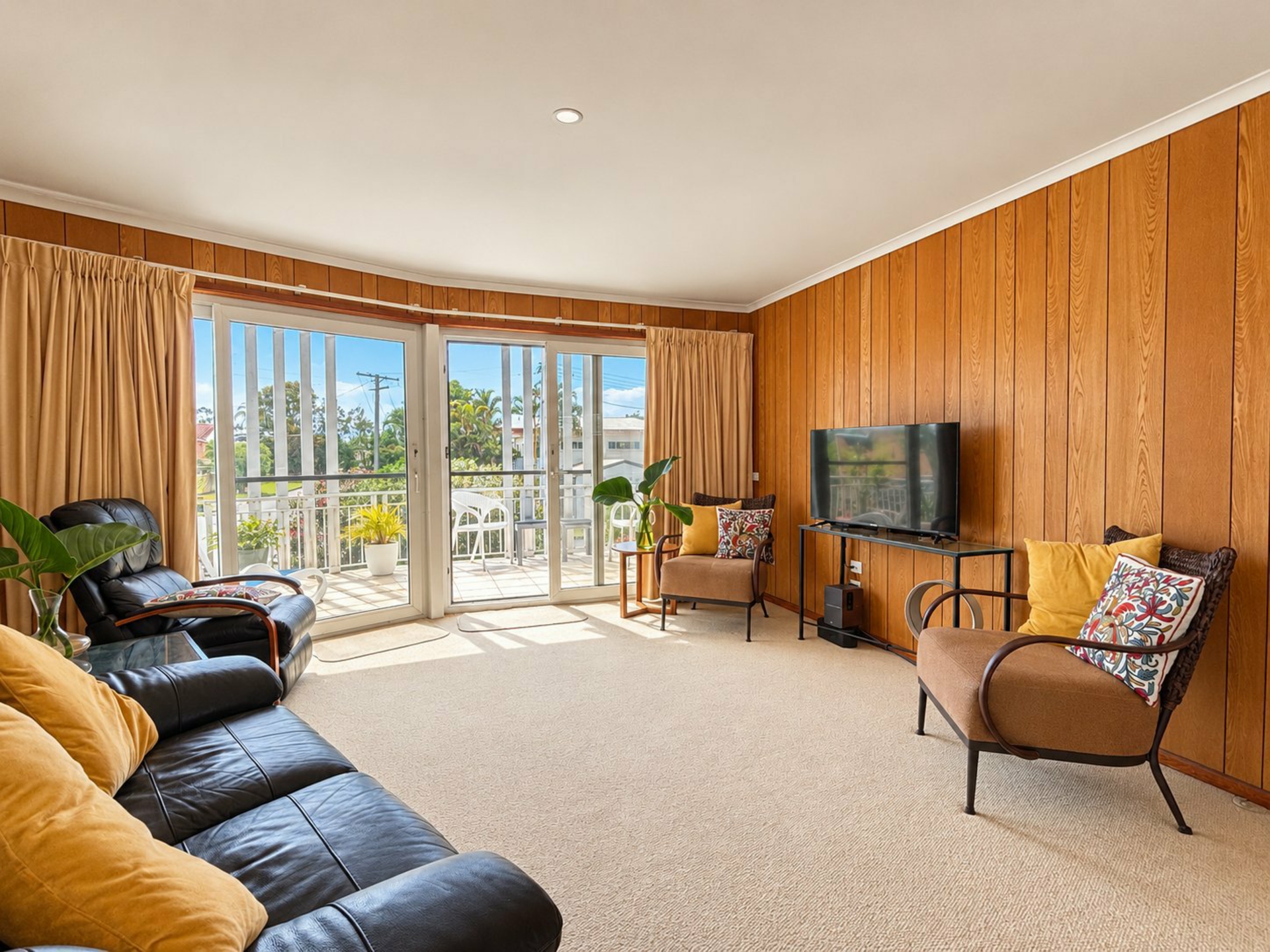 10 Brookes Crescent — photo 5 of 19