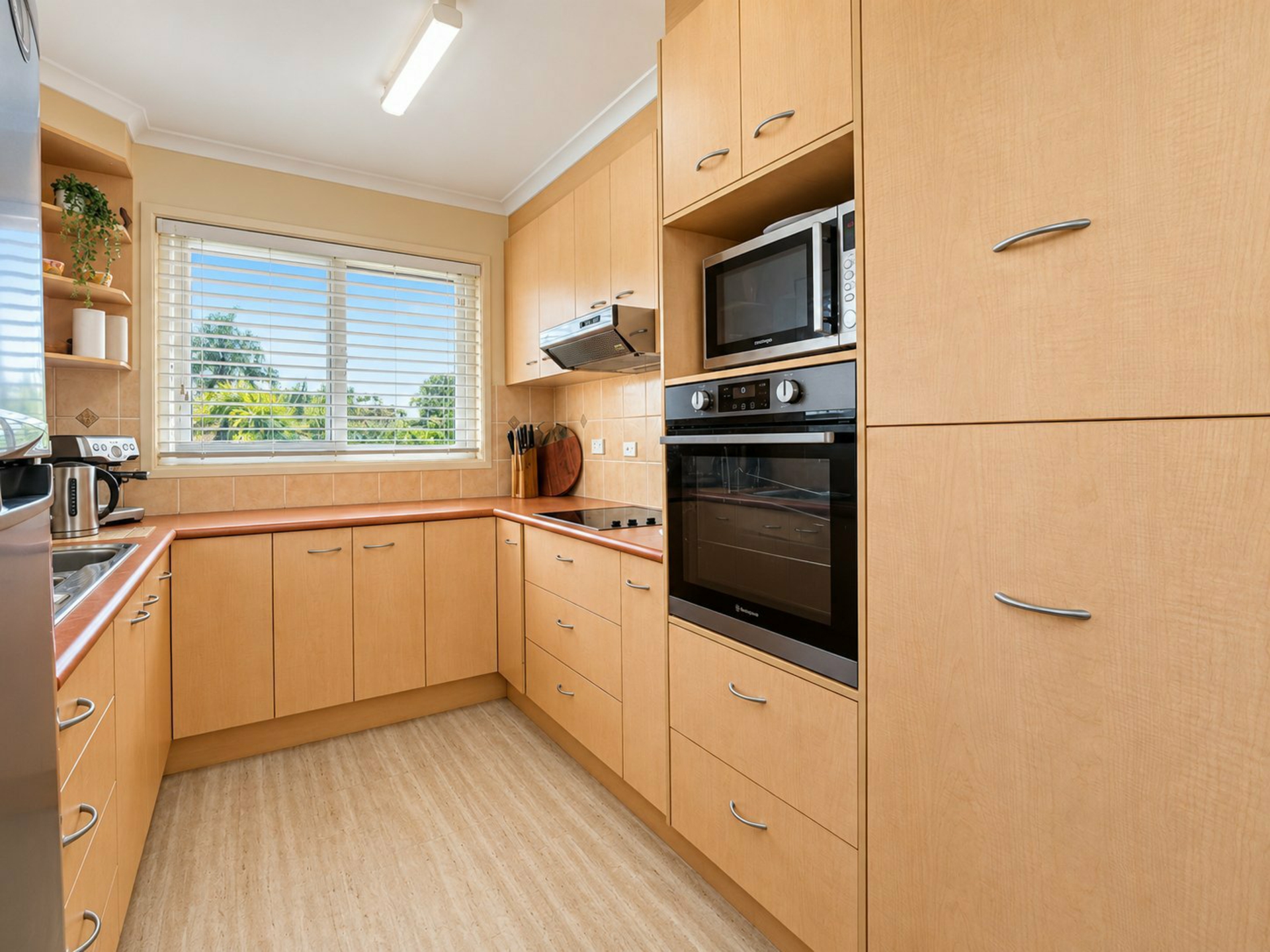 10 Brookes Crescent — photo 6 of 19