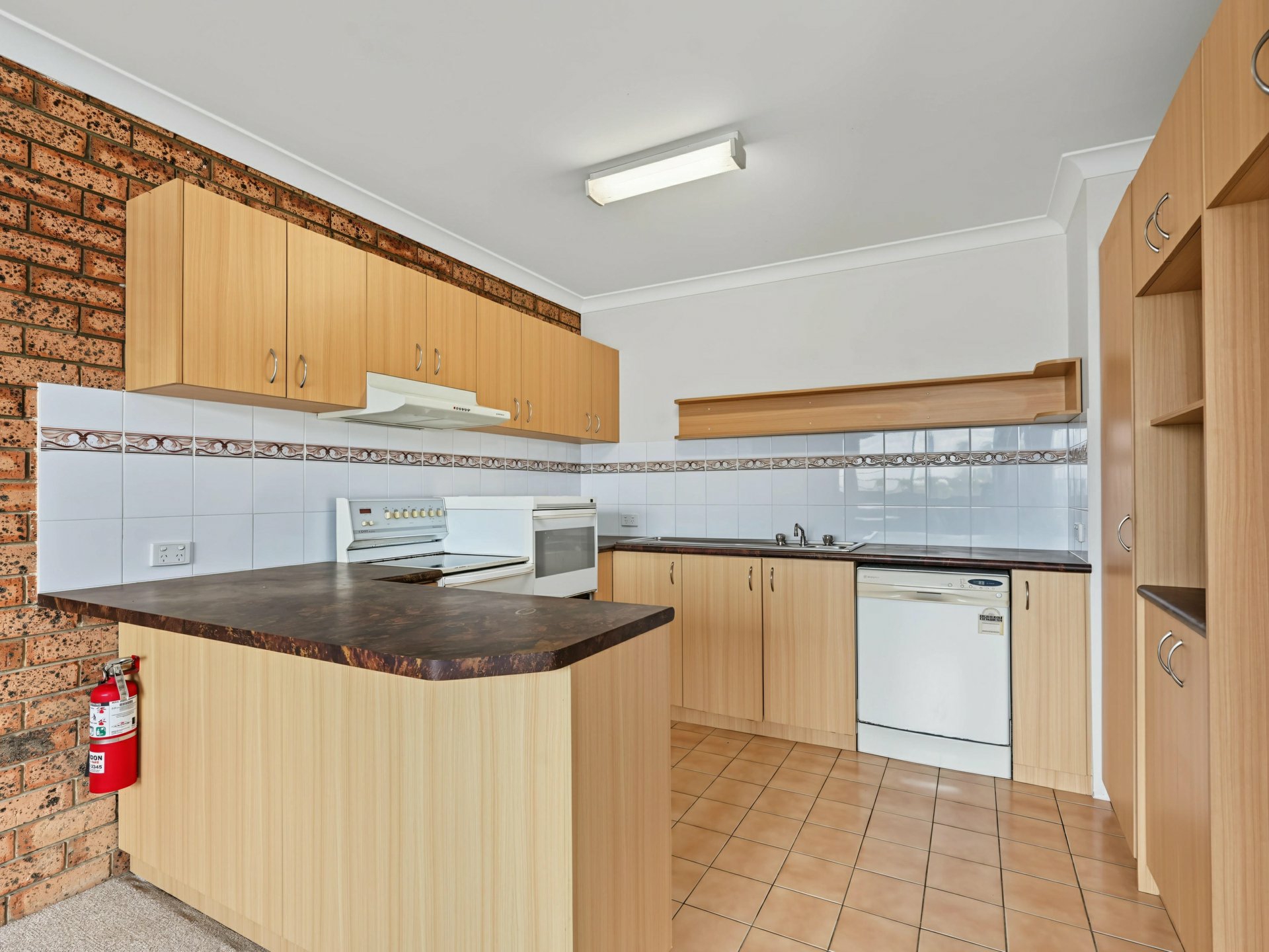 6/2 Sunderland Drive — photo 9 of 19