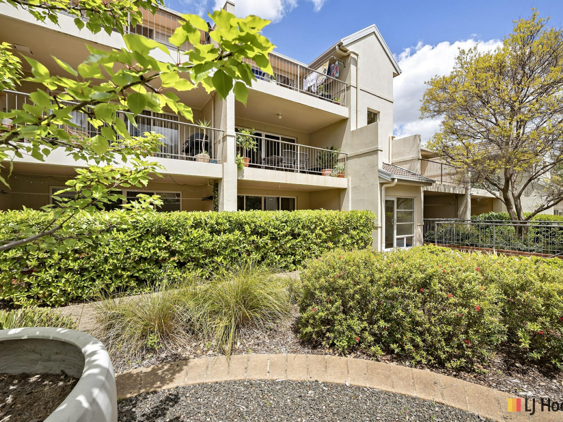 18/20 Federal Highway, Watson