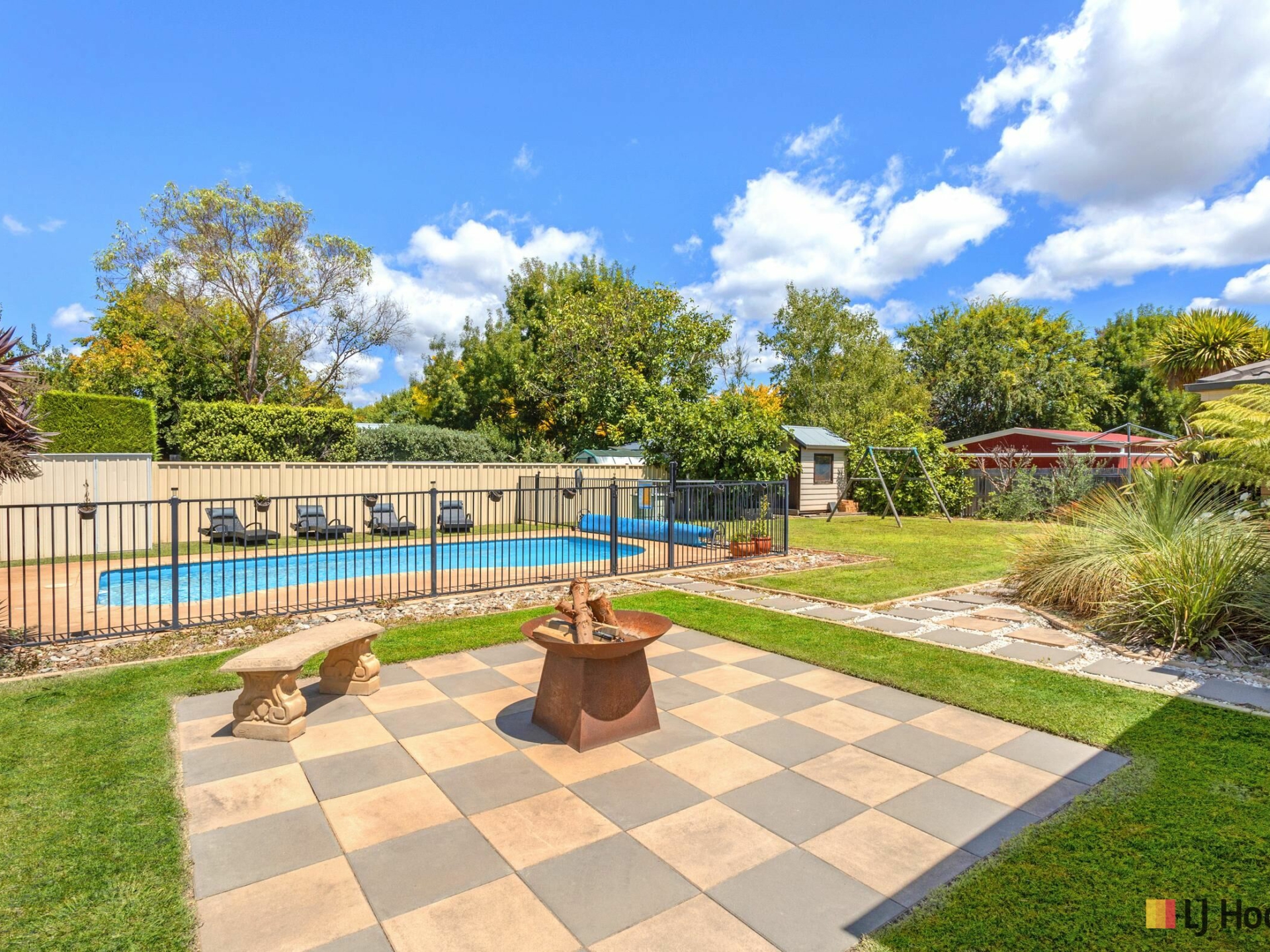 10 Hyland Drive, BUNGENDORE