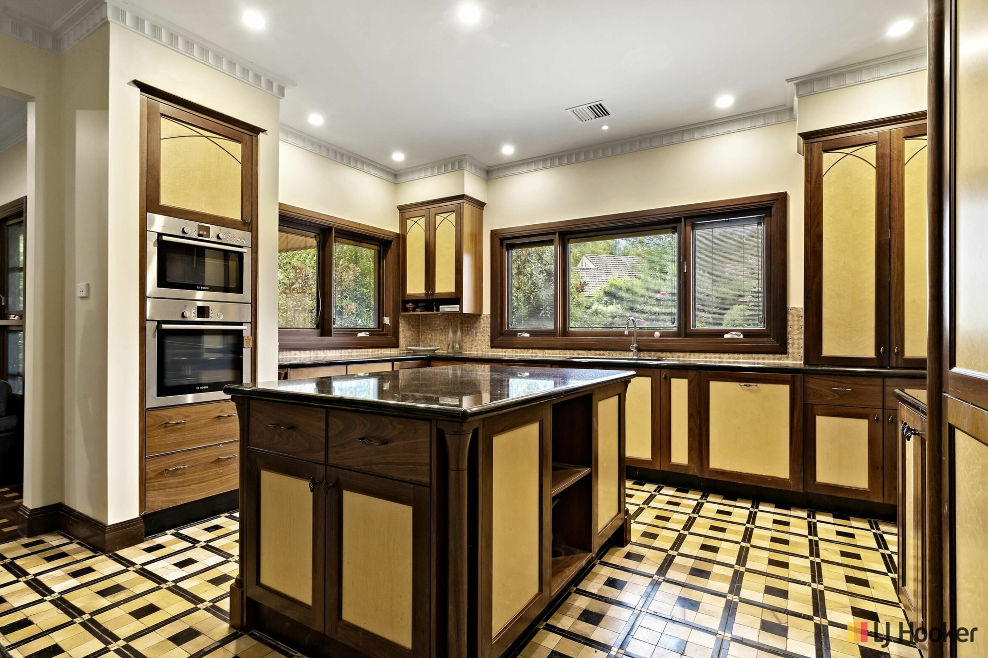5 Dirrawan Gardens, REID