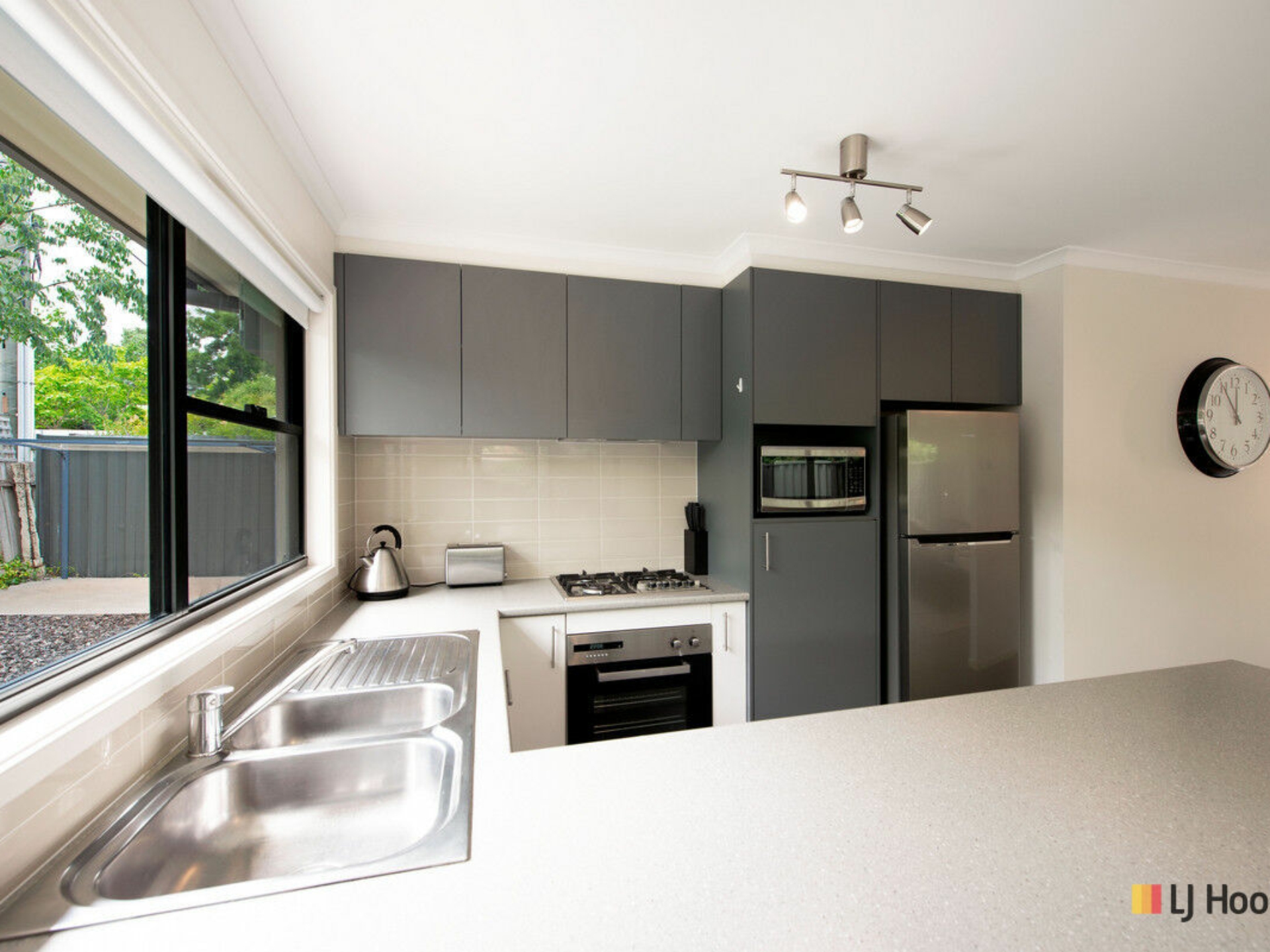24B Lowanna Street, BRADDON