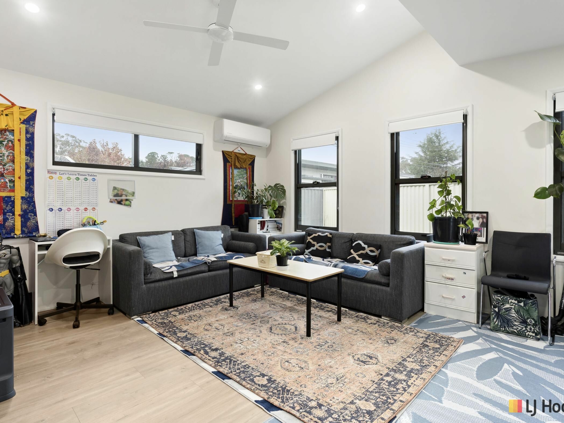 6 Cowan Street, DOWNER