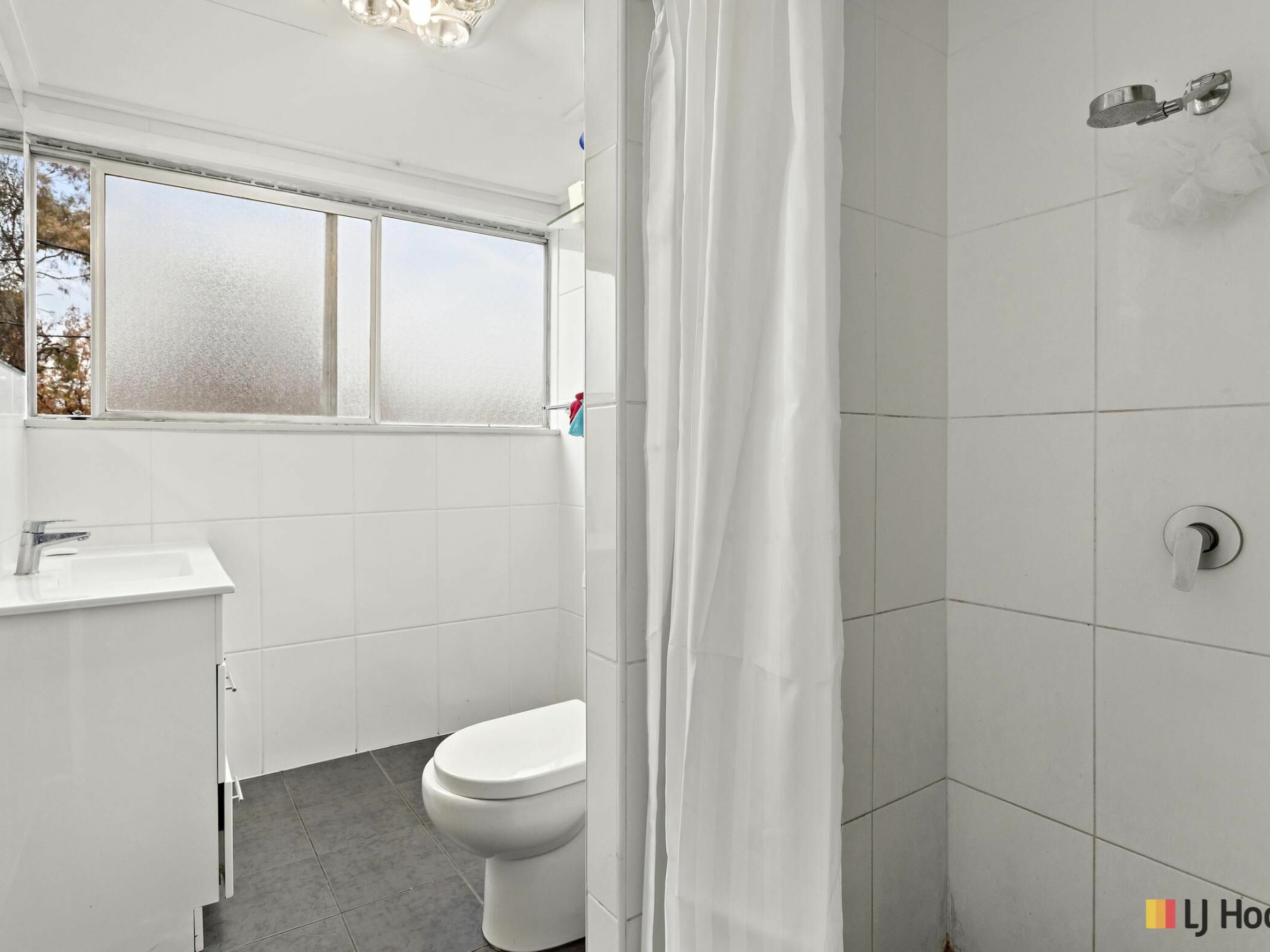 6 Cowan Street, DOWNER
