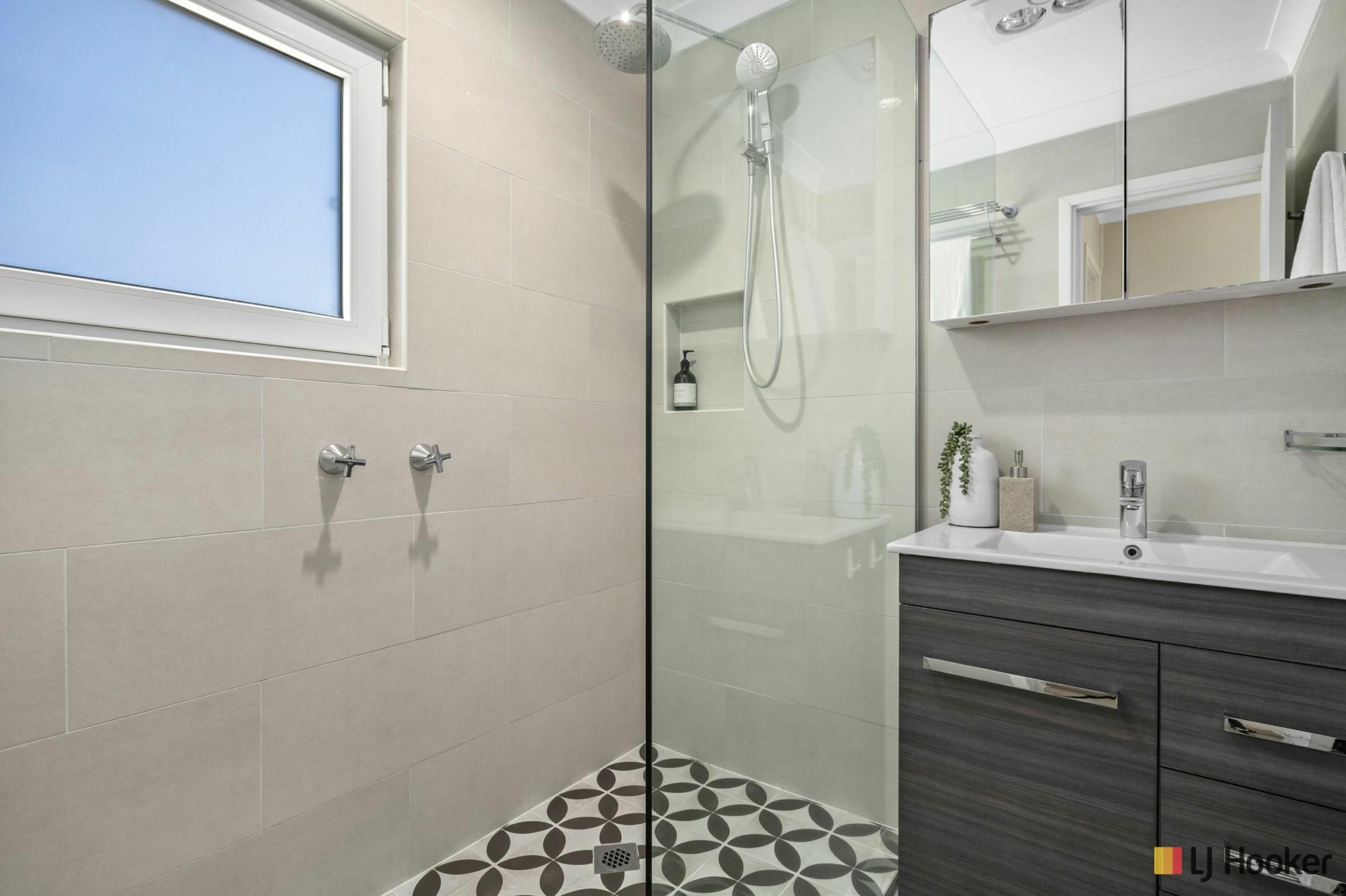 4 Dooring Street, BRADDON