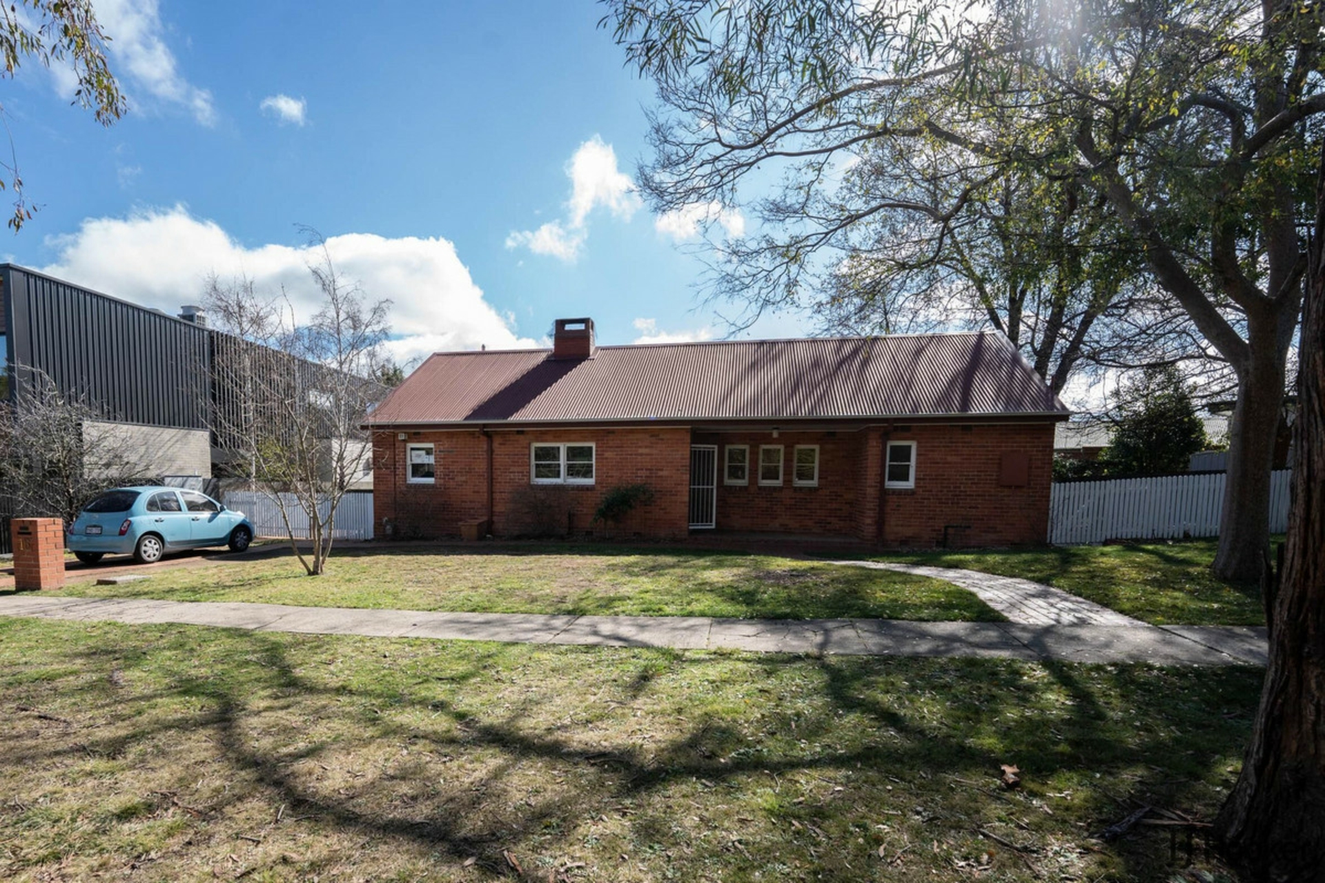 16 Greenway Street — photo 3 of 11
