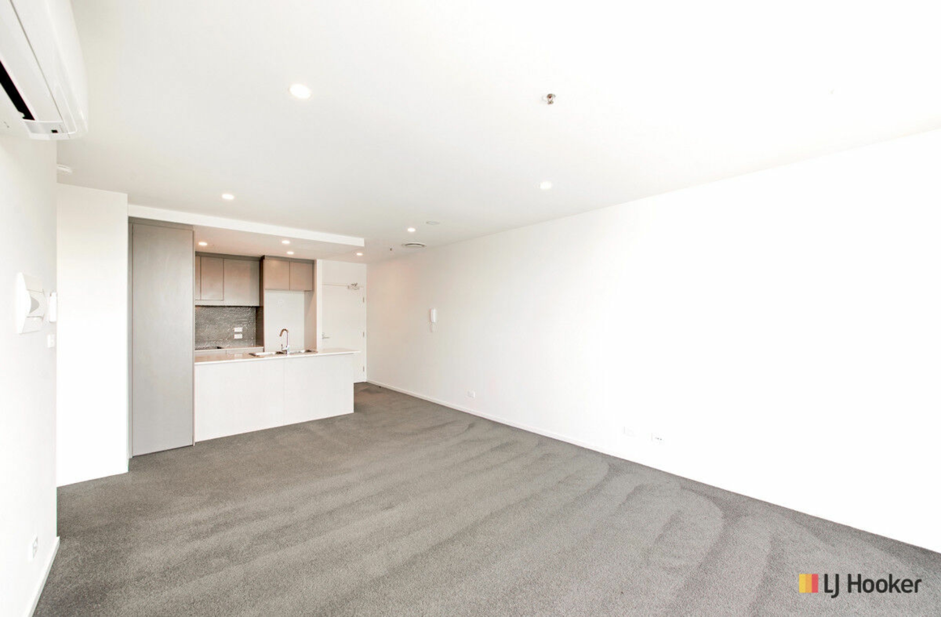 182/7 Irving Street, PHILLIP