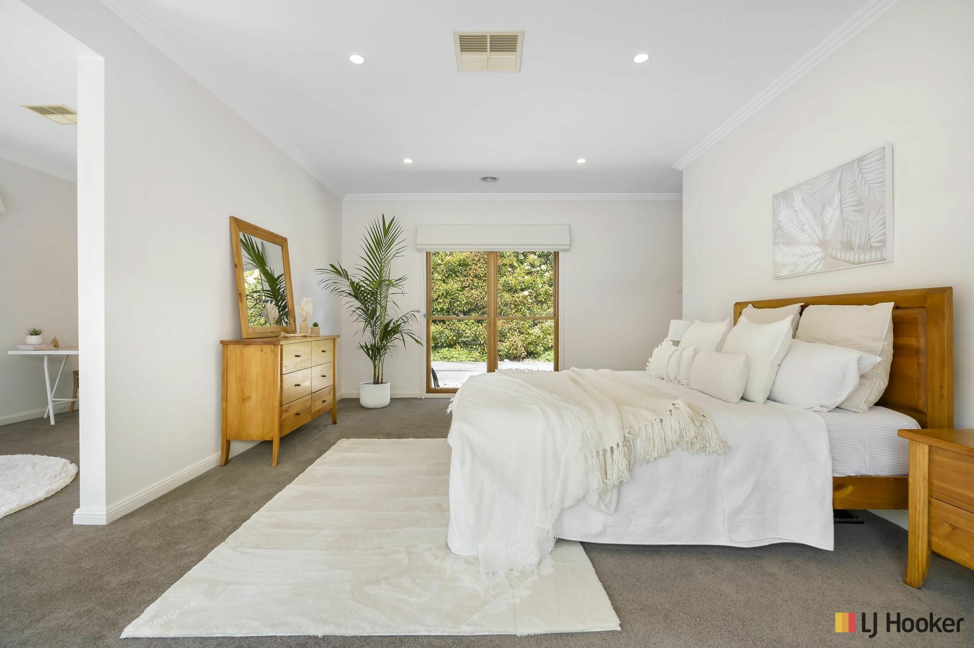 12 Officer Crescent, AINSLIE