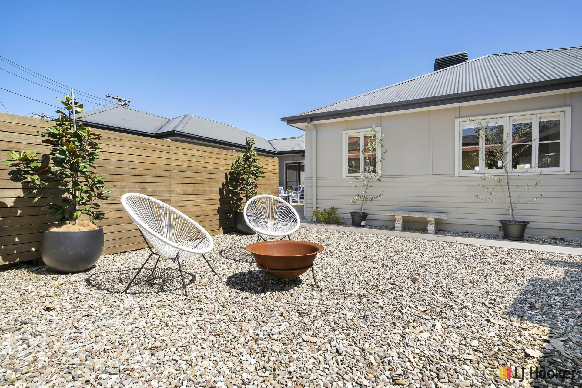 12 Officer Crescent, AINSLIE