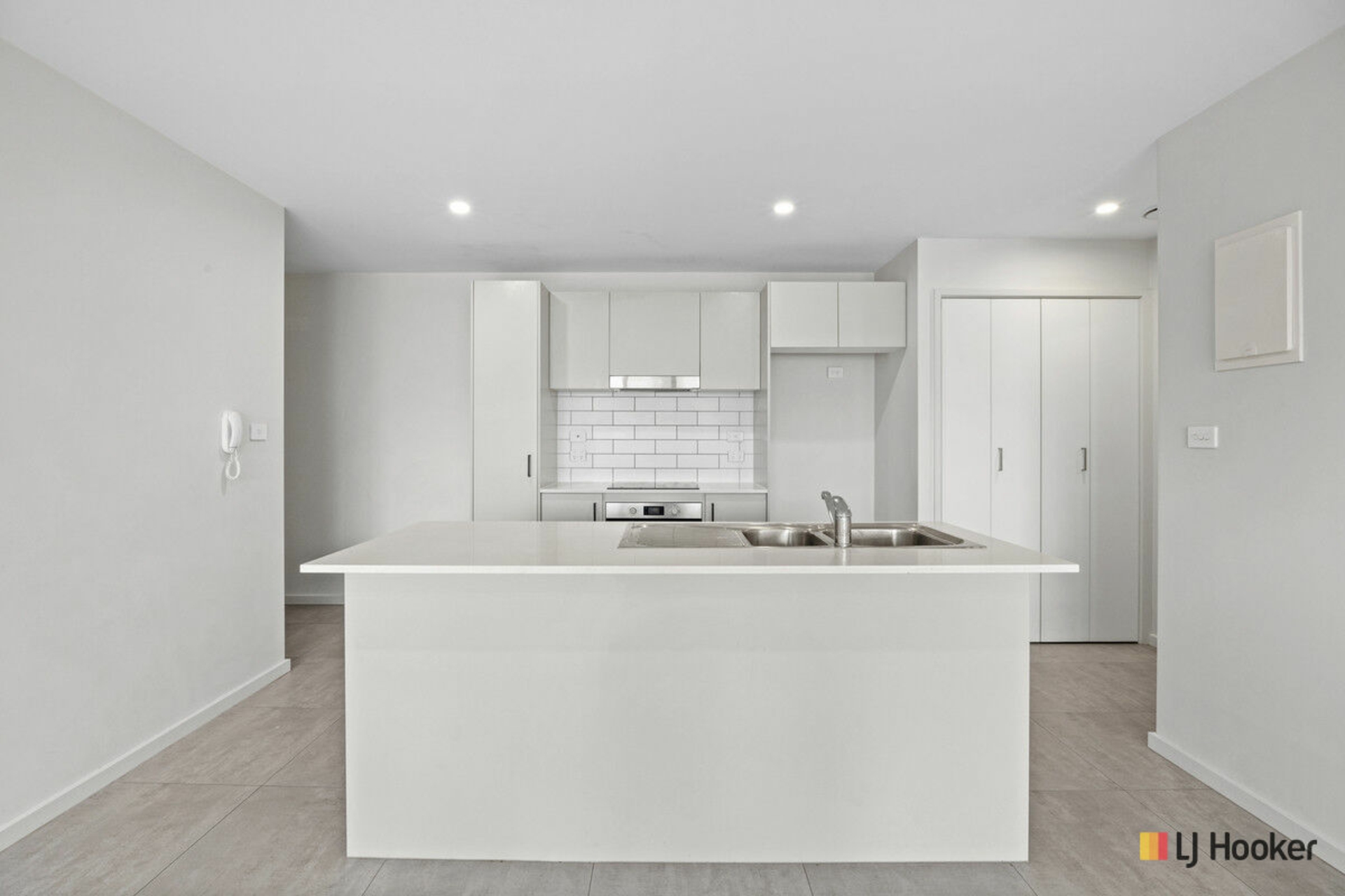 15/530 Cotter Road, COOMBS