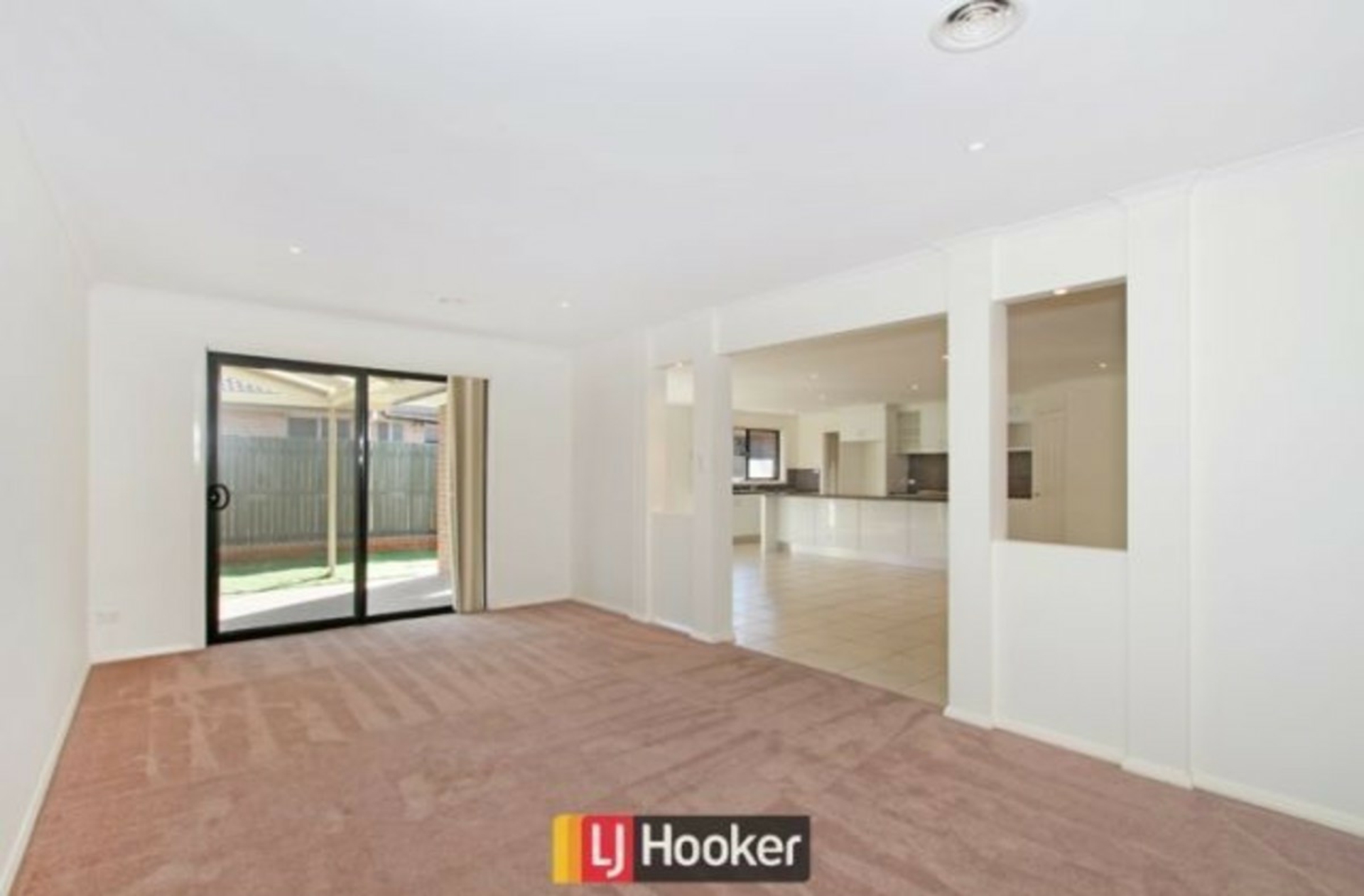 42 Kitty McEwan Street, MCKELLAR