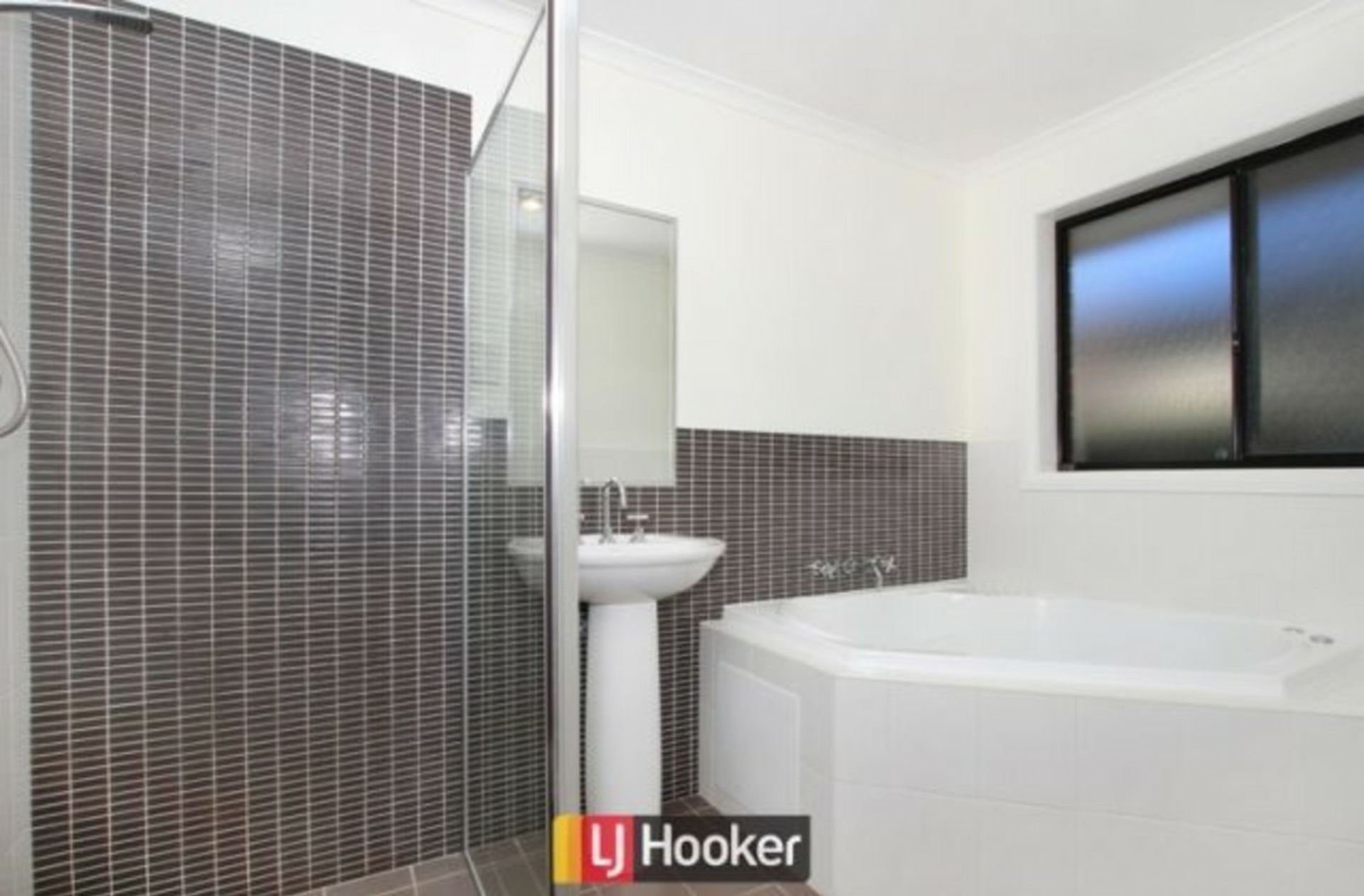 42 Kitty McEwan Street, MCKELLAR