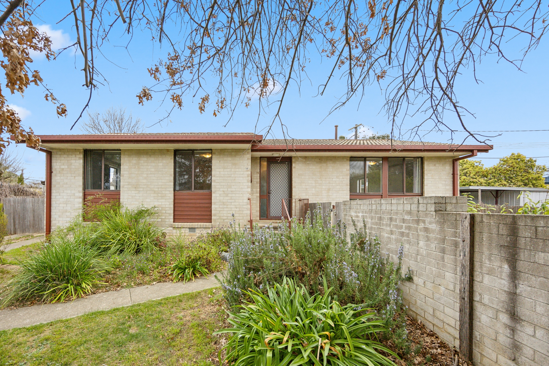 4 Hepburn Place, KAMBAH