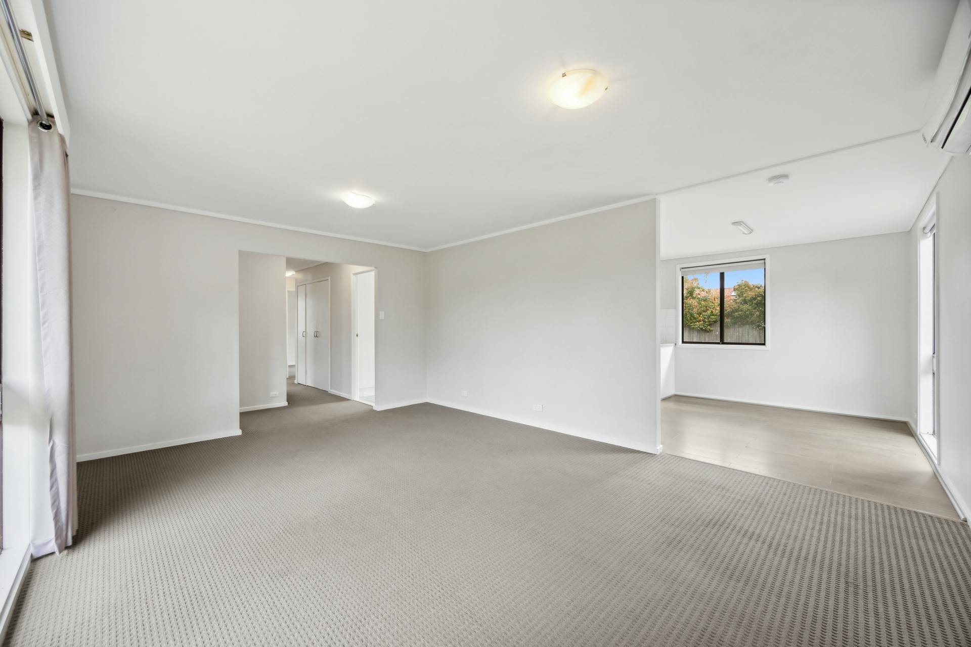 4 Hepburn Place, KAMBAH