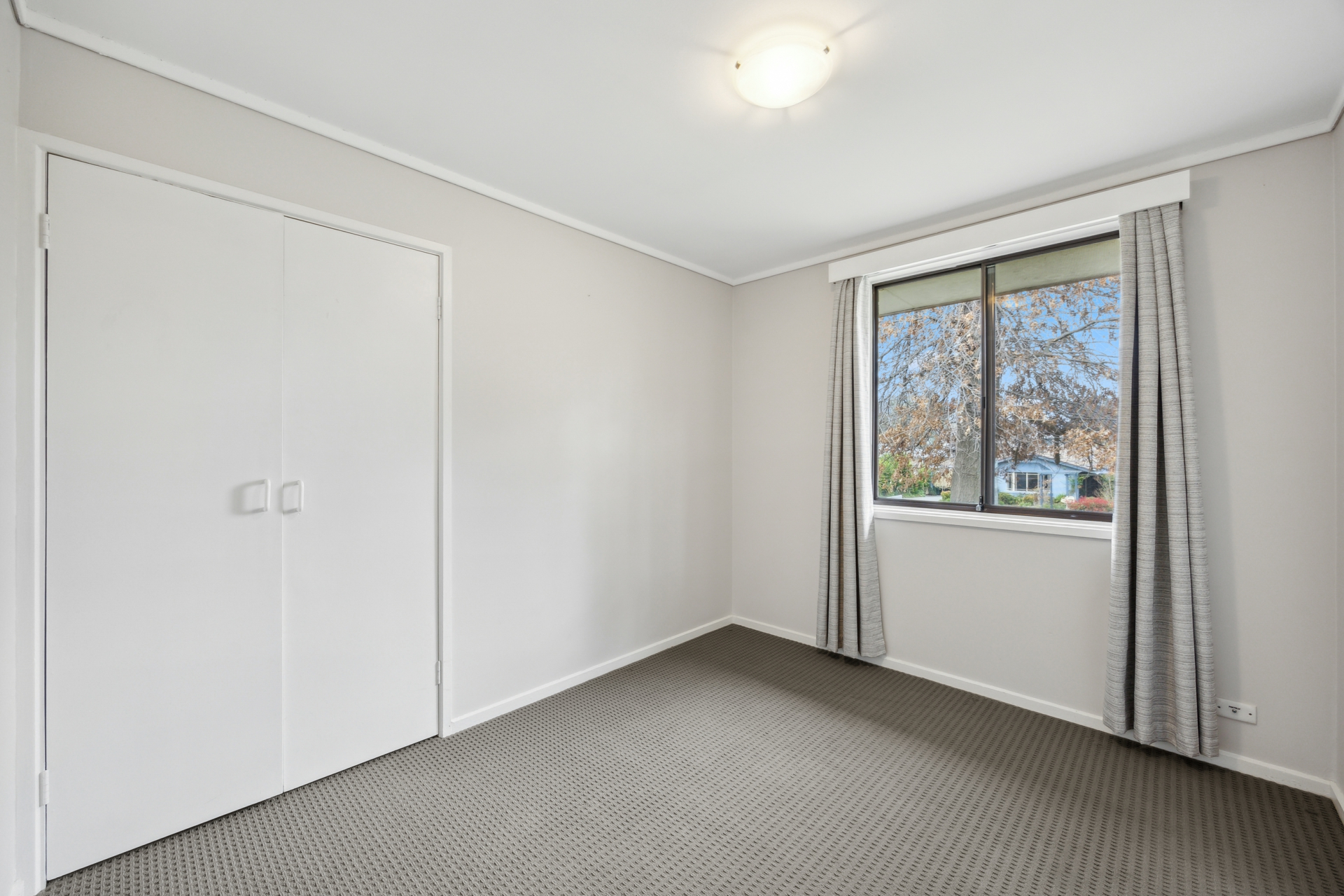 4 Hepburn Place, KAMBAH