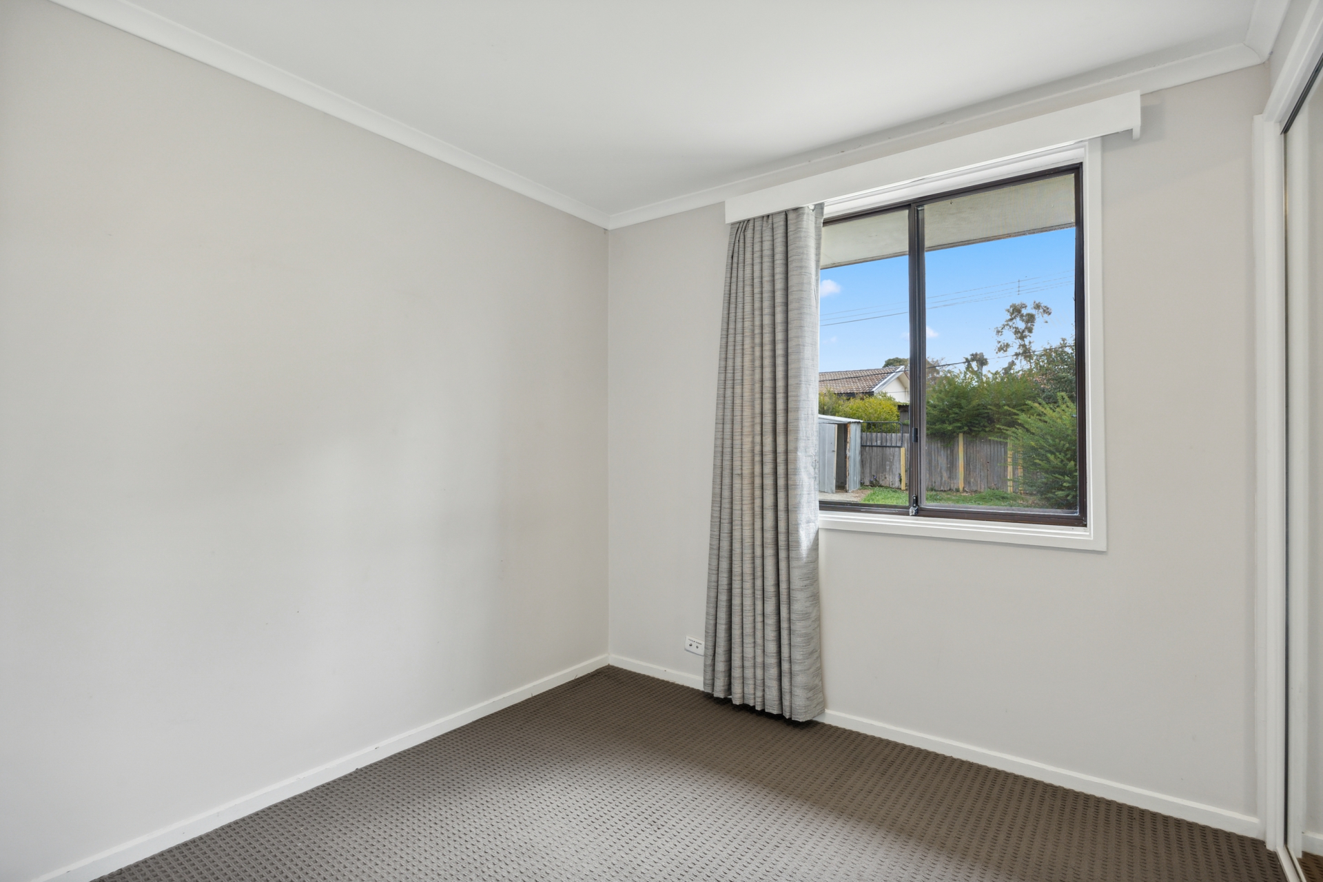 4 Hepburn Place, KAMBAH