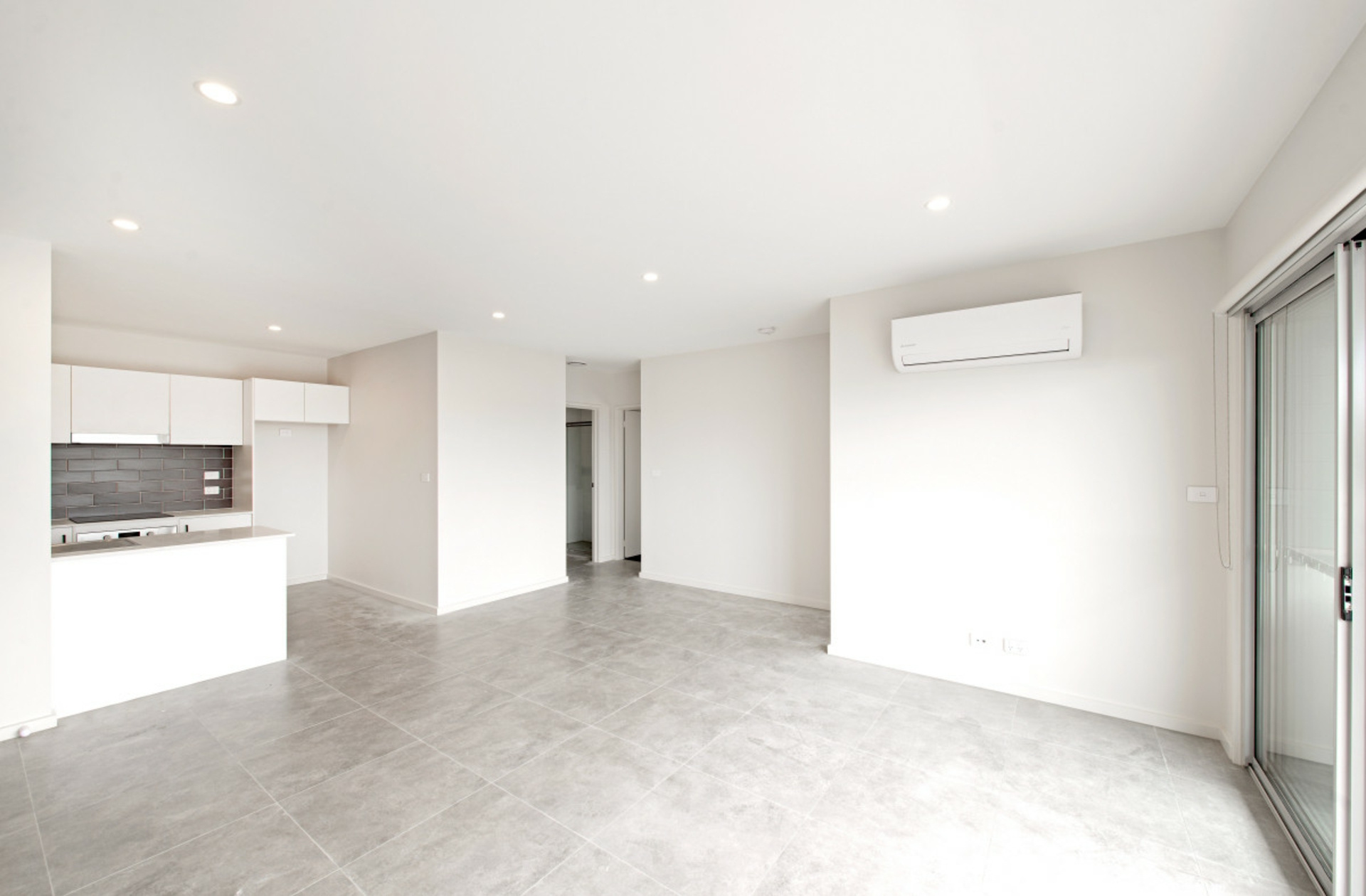 10/530 Cotter Road, COOMBS