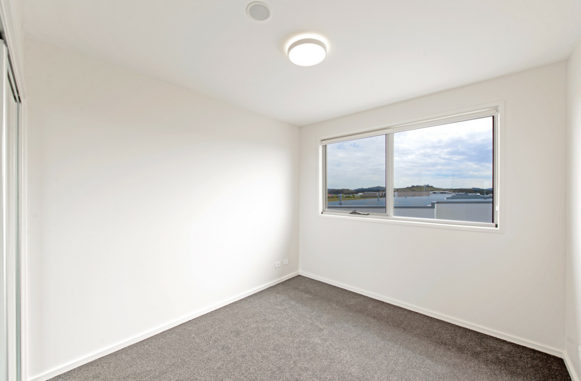10/530 Cotter Road, COOMBS