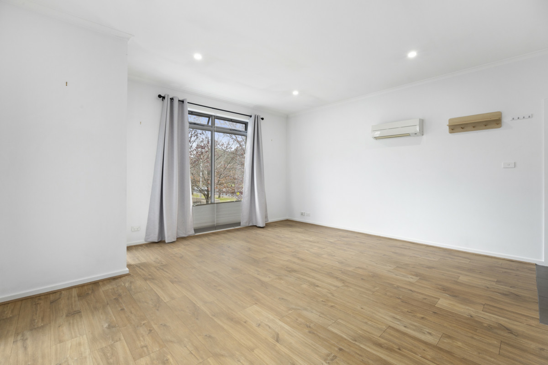 8/6 Guthrie Street, DICKSON